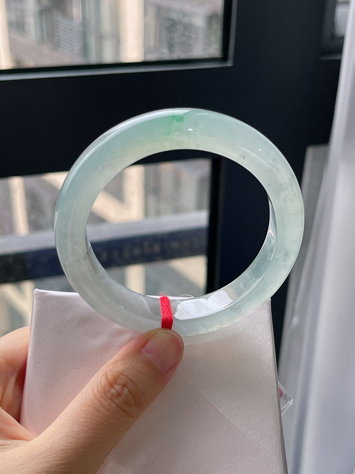 正圈55.2圈口，翡翠冰糯种飘绿手镯