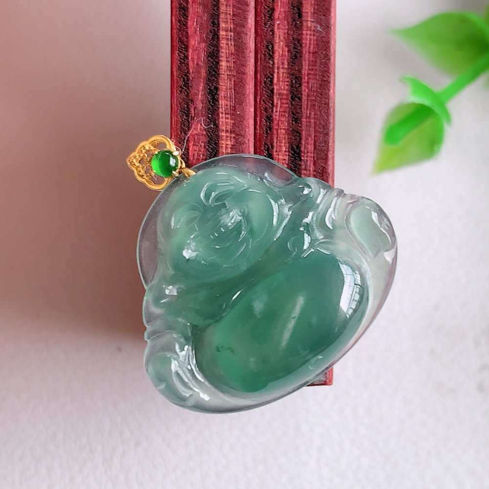 18k金扣蓝冰佛公挂件 玉质细腻  精雕弥勒佛，笑佛福耳垂肩，面相喜庆，开怀大笑，憨态可掬。惟妙惟肖，寓意福禄双全，吉祥美满，笑口常开 W01.13 尺寸：20-23.8-3.8mm