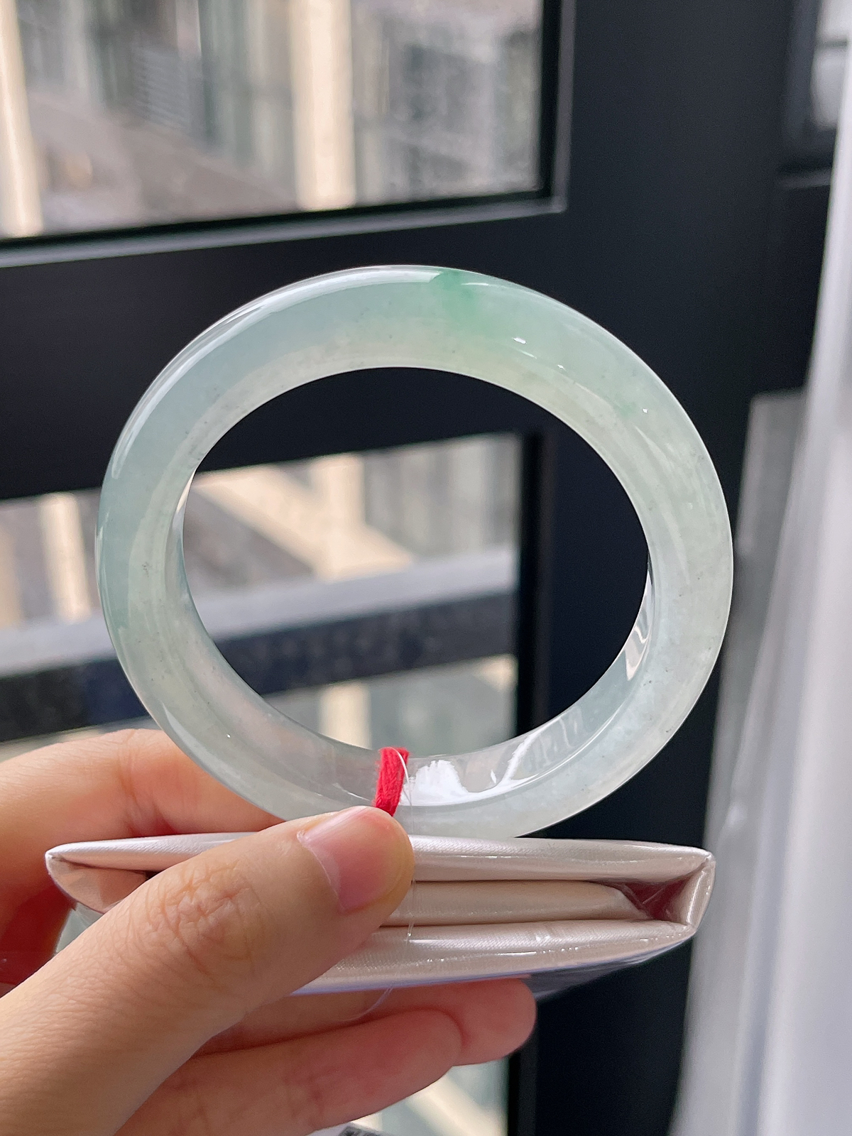 正圈55.2圈口，翡翠冰糯种飘绿手镯