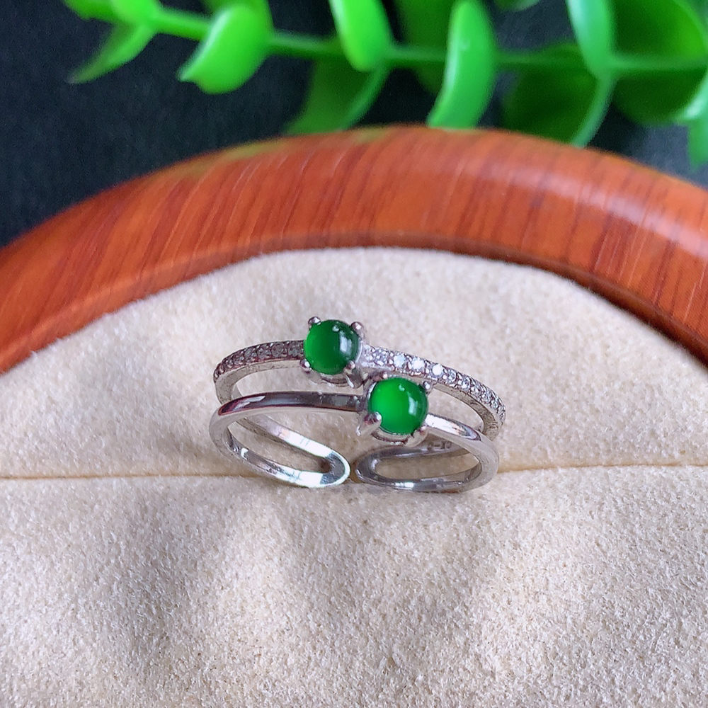 冰润满绿精美环形翡翠戒指  玉质细腻  冰清玉润  飘花灵动  颜色漂亮  W481.13  内径尺