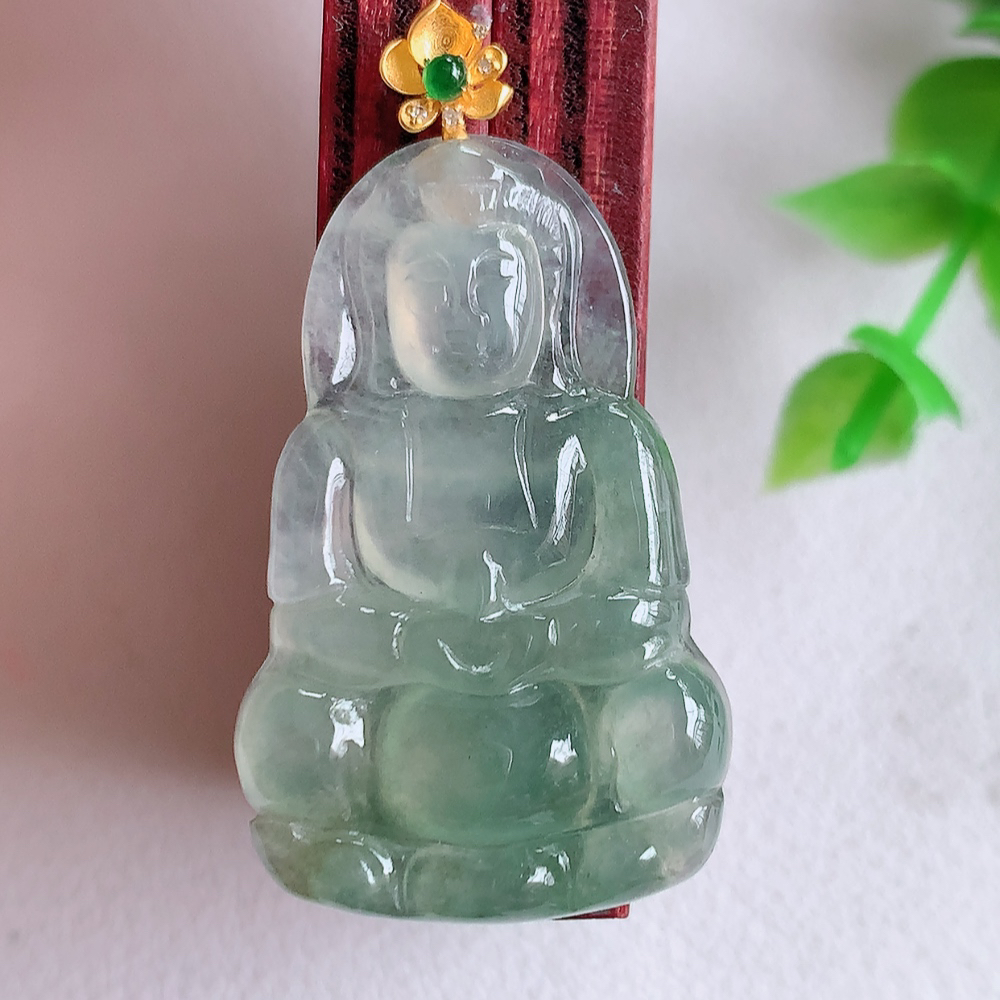 18k金扣冰润精雕观音吊坠，法相端庄大气，工艺精湛，种色浓郁，细腻饱满冰润，种老水足，收藏佳品，佩戴大气  W01.13   尺寸：31.5-20-4mm