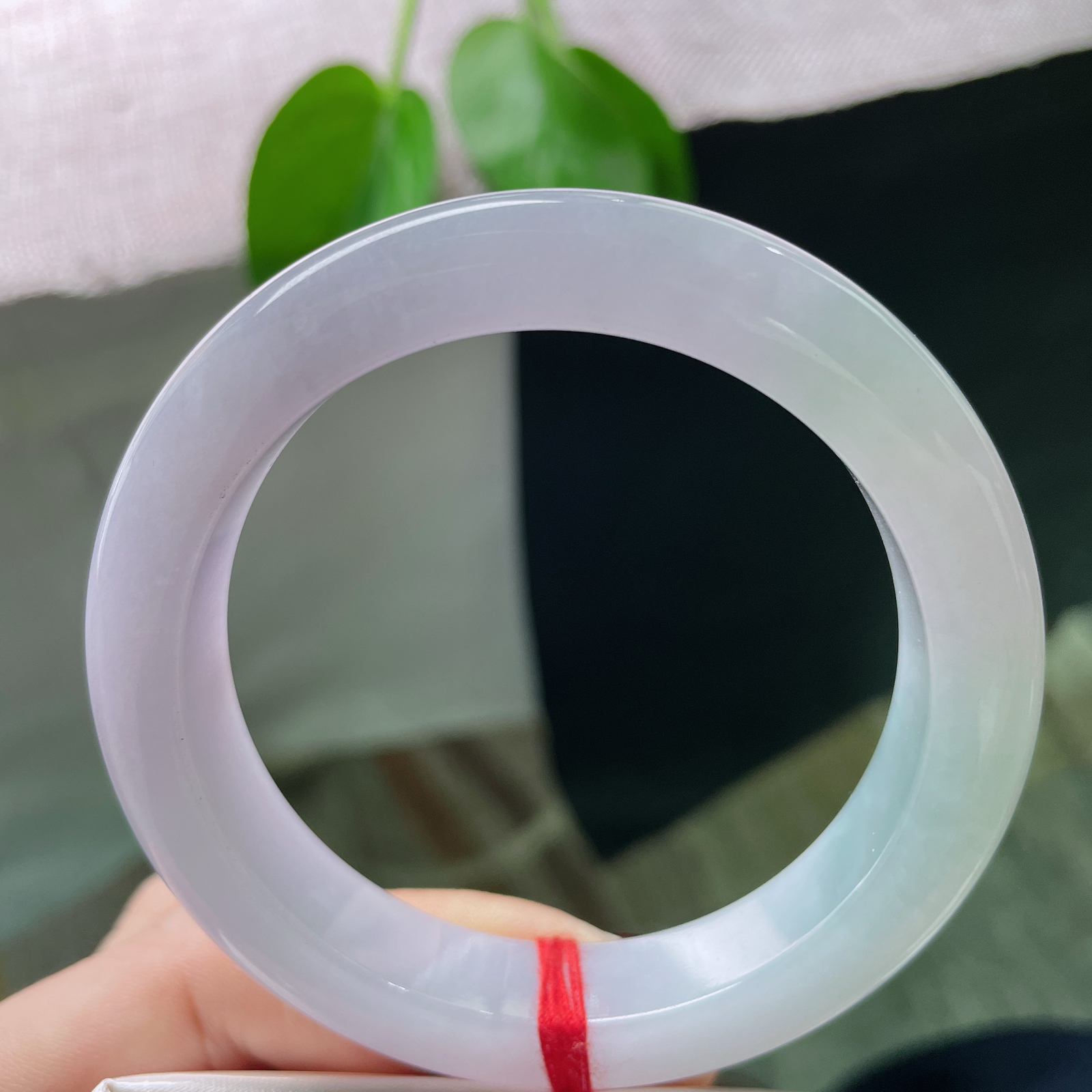 56/12/9.1，春彩正圈，水头好，厚装，是冰封的晚霞，是未醒的紫梦。洒金，ss50019a