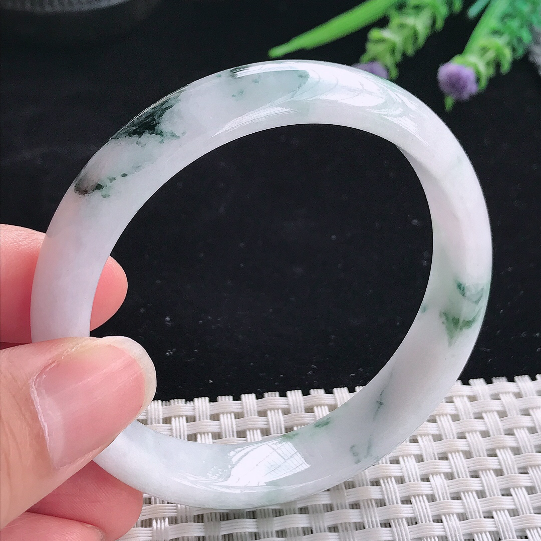 实拍A货翡翠57/13.3/7老坑精美温润飘花手镯翡翠宽边玉镯平安镯美人镯