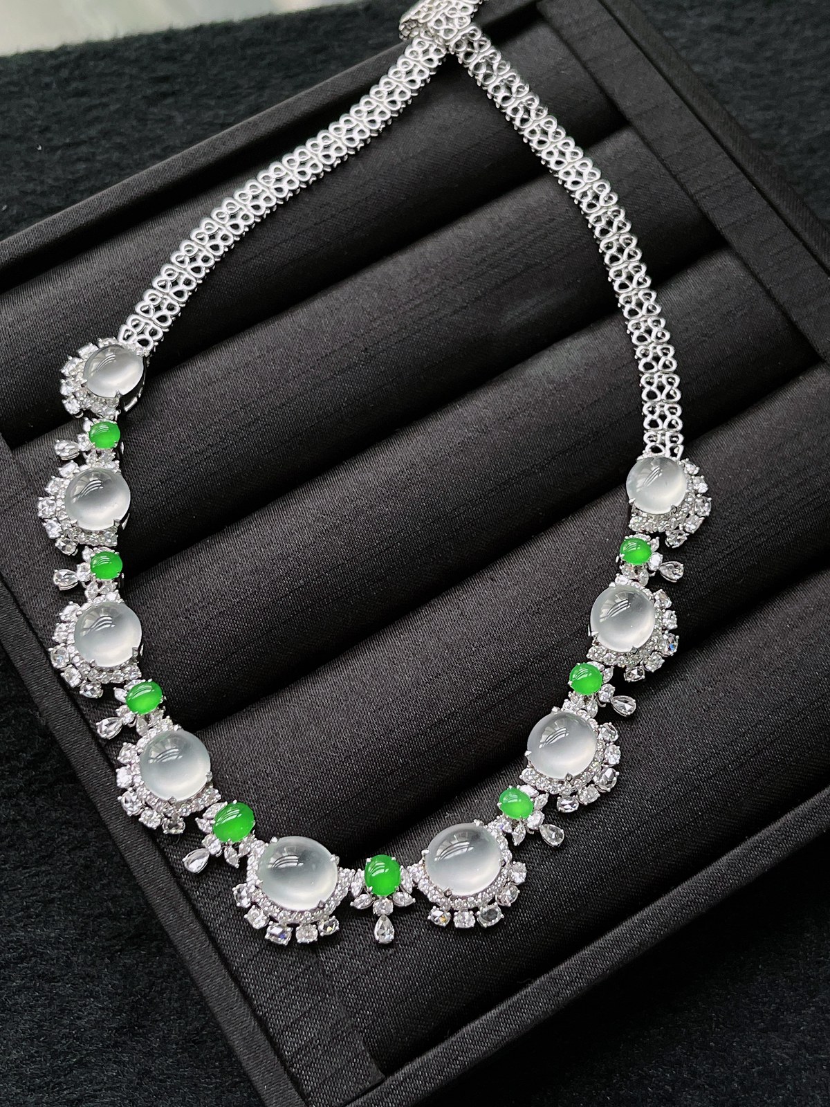 18k金 白冰双眼皮钢蛋翡翠项链