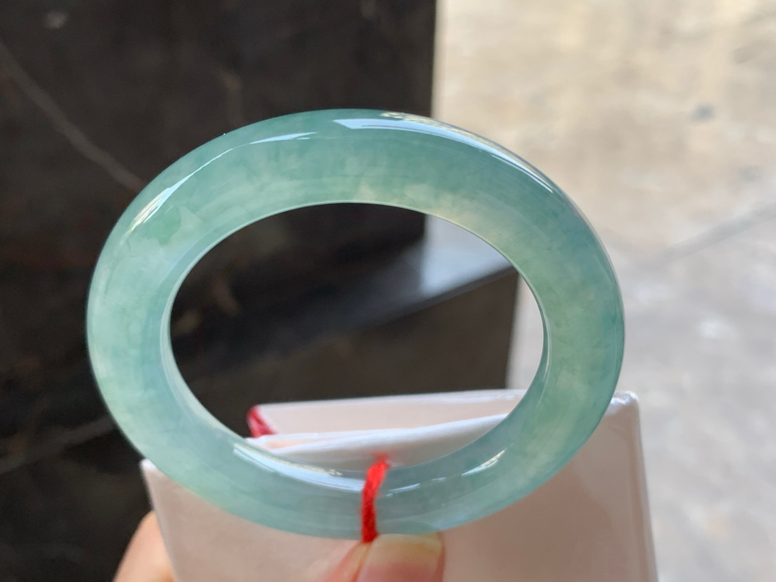 50.5-10.2

冰蓝圆条手镯^_^水润