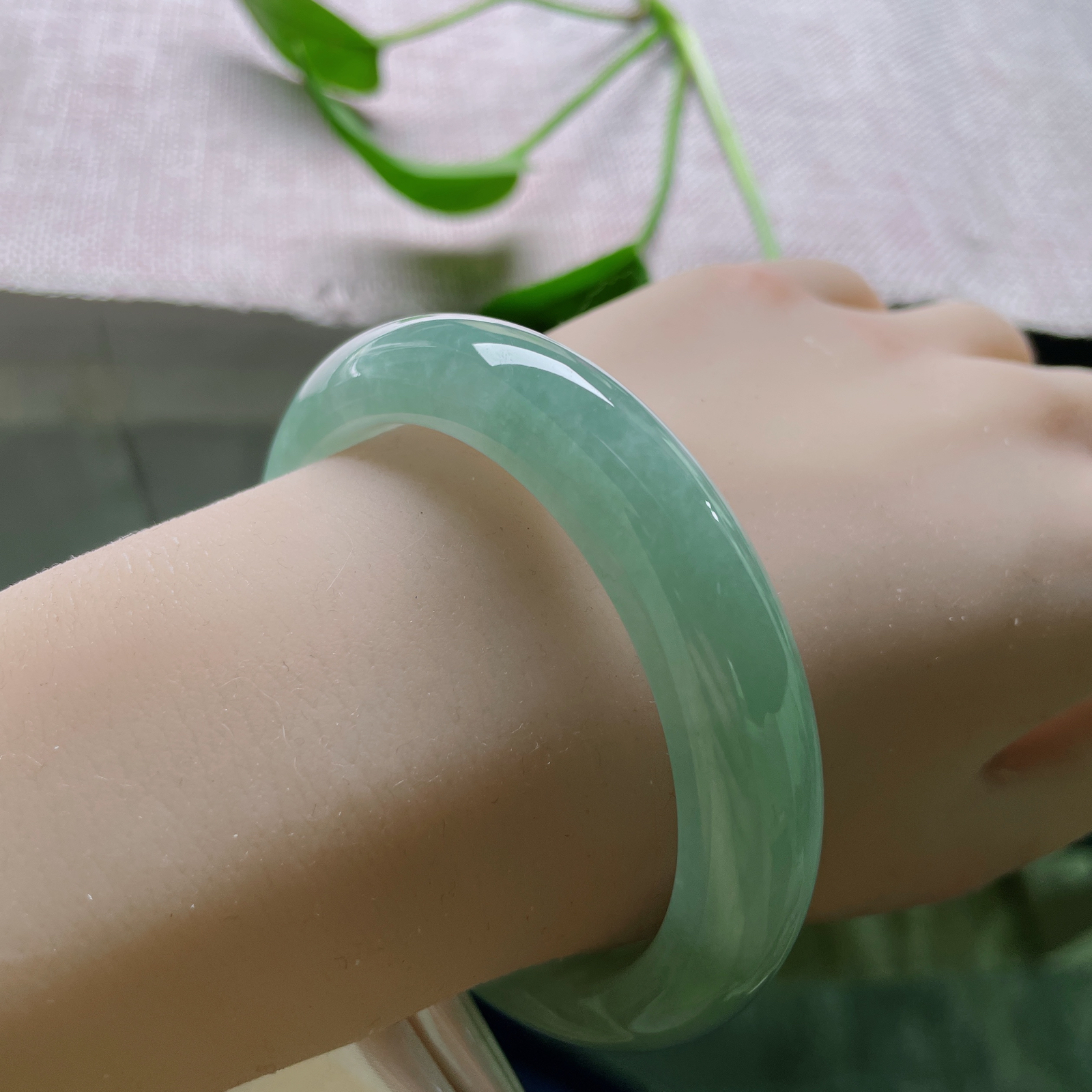 56.6/12.1/8.7，湖水绿正圈，水头好，青烟袅袅，绿水浮光的意境感，唯美..