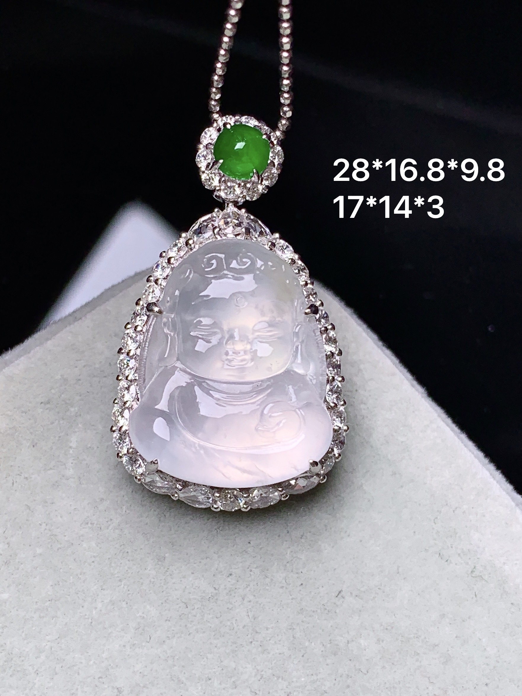 18k金钻镶嵌冰种宝宝佛公吊坠 玉质细腻 水润亮眼 色泽艳丽 整体尺寸28*16.8*9.8m5