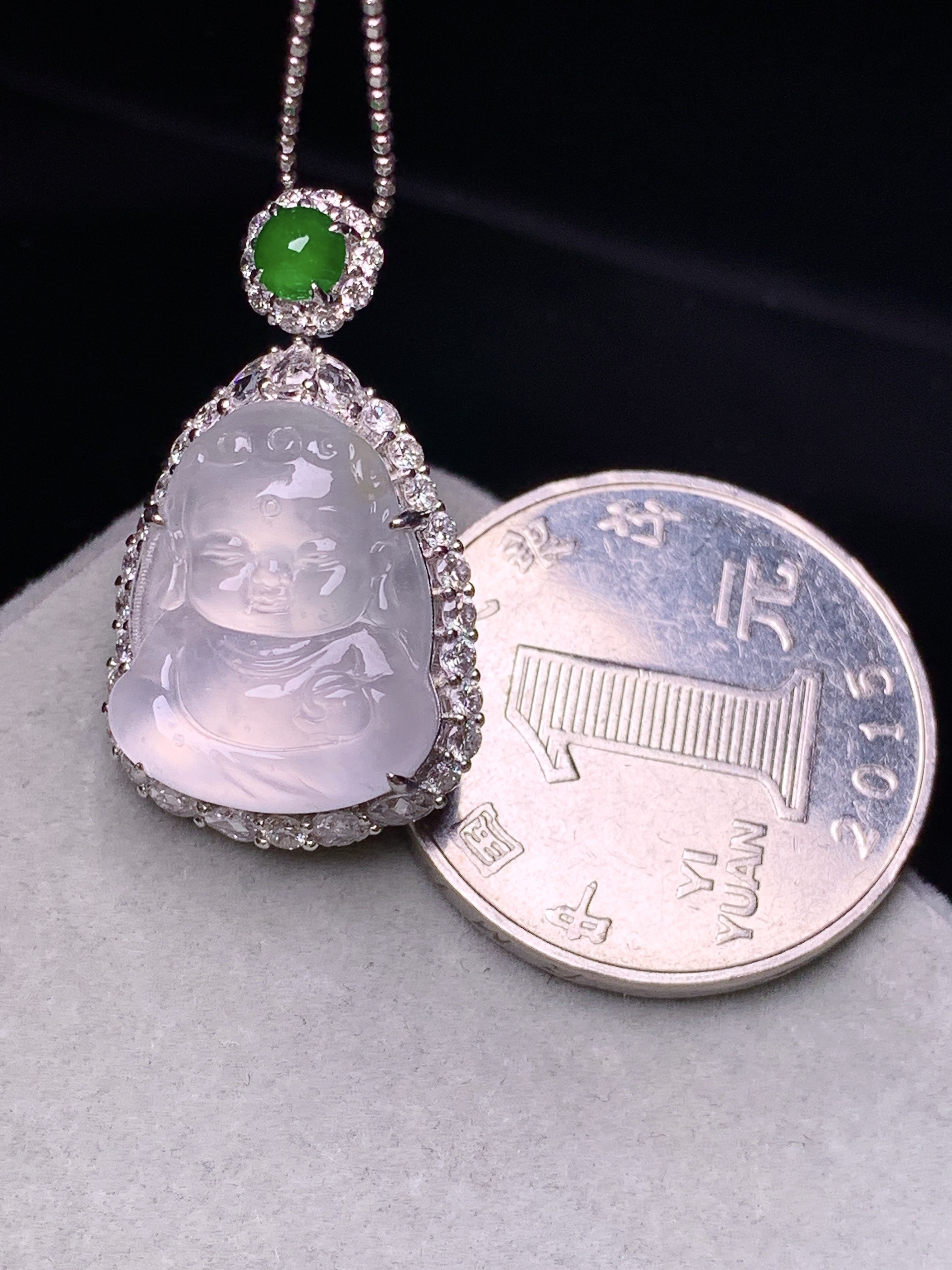 18k金钻镶嵌冰种宝宝佛公吊坠 玉质细腻 水润亮眼 色泽艳丽 整体尺寸28*16.8*9.8m5