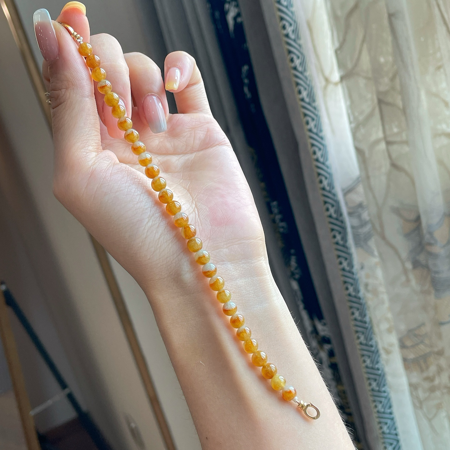 冰黄手串  18K  
尺寸：6/29颗