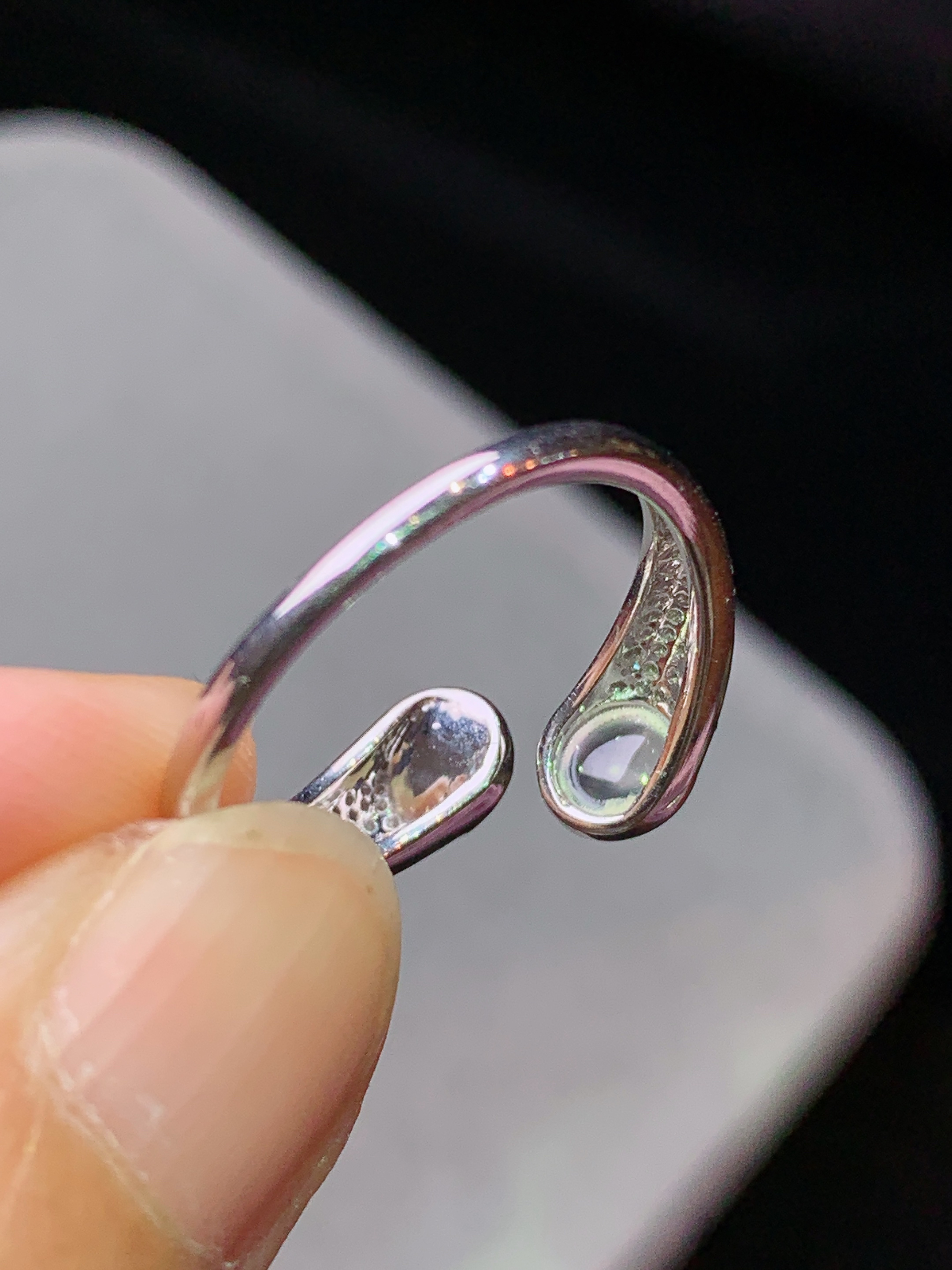 18k金钻镶嵌冰阳绿蛋面组合戒指 玉质细腻 水润亮眼 色泽艳丽 圈口13 裸石尺寸4.8*4.2*2k1