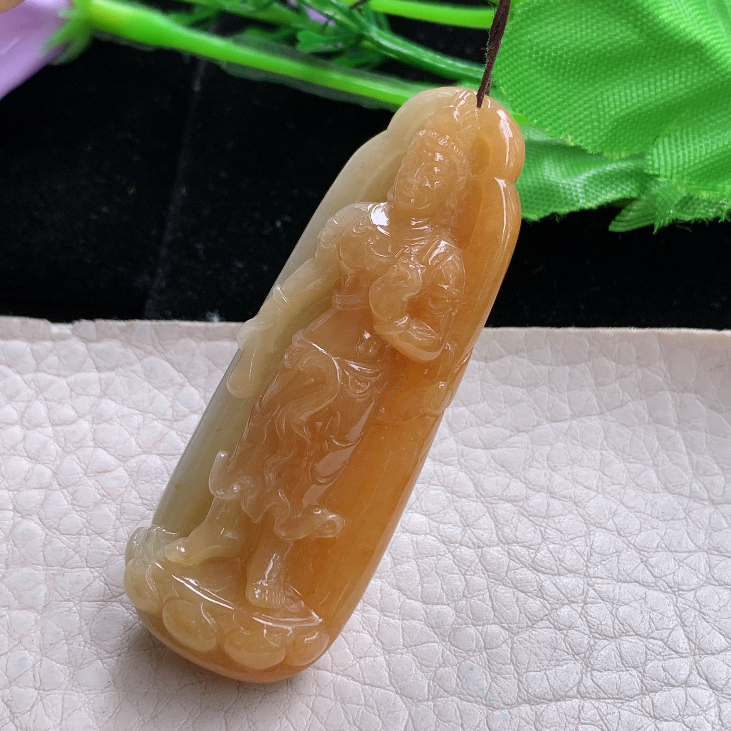lz实拍57.2*21.3*11.6天然缅甸翡翠黄翡站观音吊坠