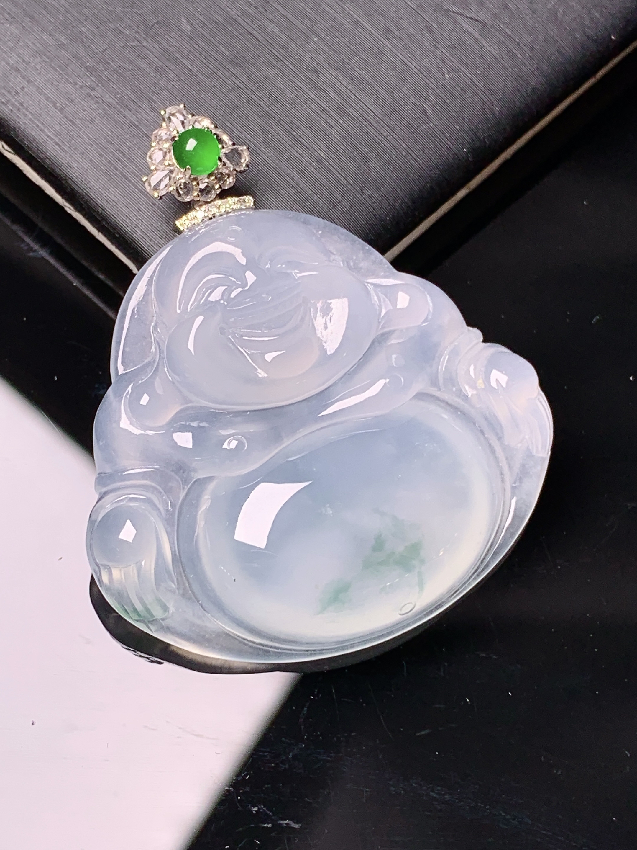 18k金钻镶嵌冰种佛公吊坠 玉质细腻 水润亮眼 色泽艳丽 整体尺寸39.5*34*6a2
