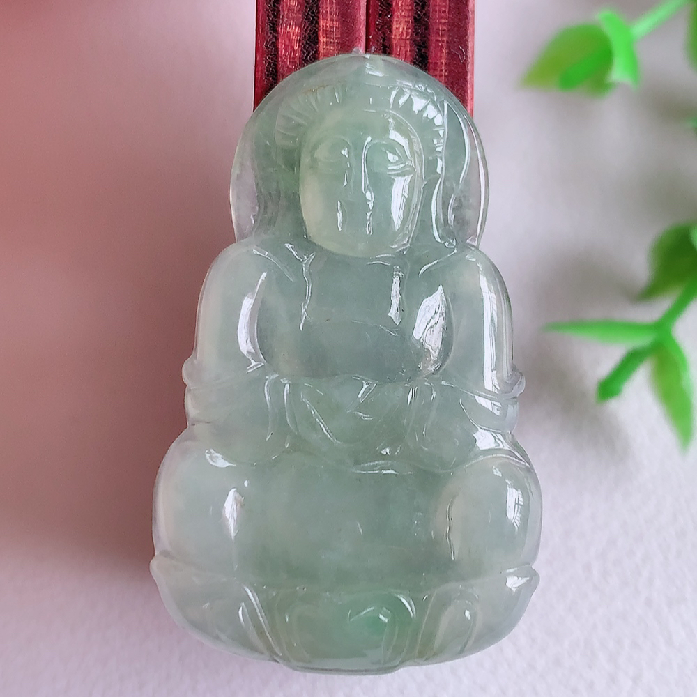 冰润精雕观音吊坠，法相端庄大气，工艺精湛，种色浓郁，细腻饱满冰润，种老水足，收藏佳品，佩戴大气  W357.13   尺寸：38-23.6-4.3mm