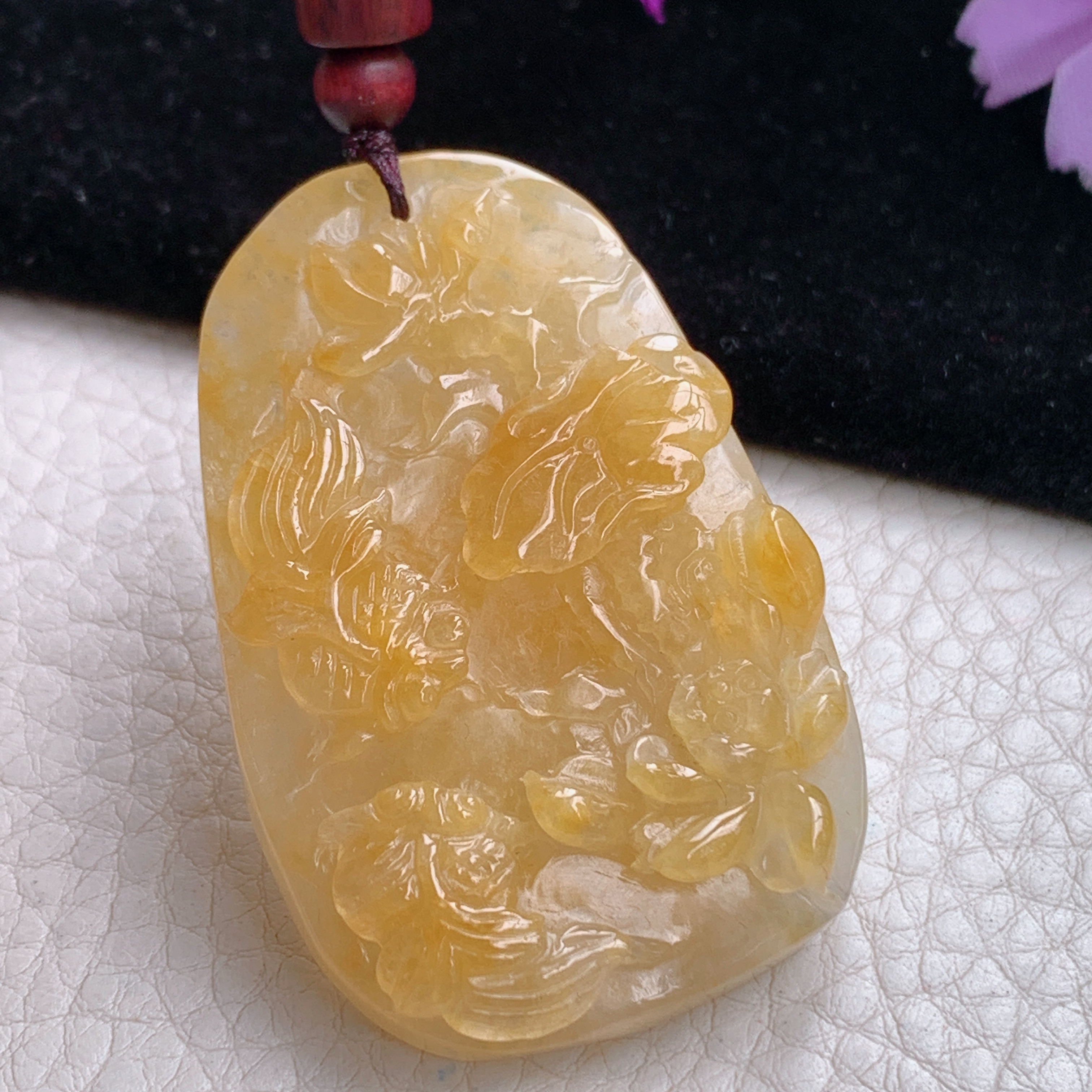 zen实拍55.2*35.8*10.3缅甸翡翠黄翡年年有鱼吊坠 荷叶鱼项坠