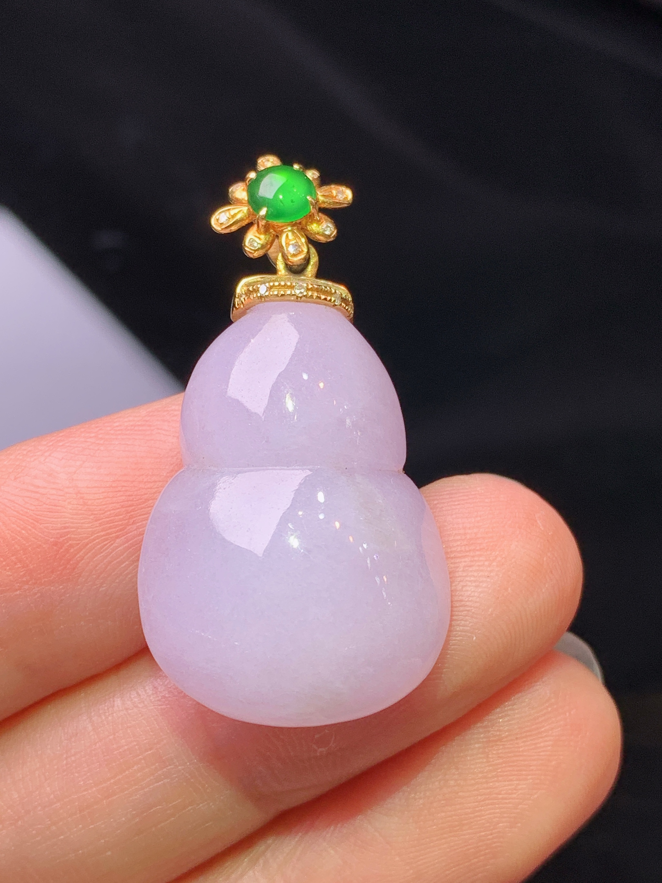 18k金钻镶嵌淡紫罗兰葫芦吊坠 玉质细腻 色泽艳丽清新 水润亮眼 整体尺寸34.8*17.8*9.2e1