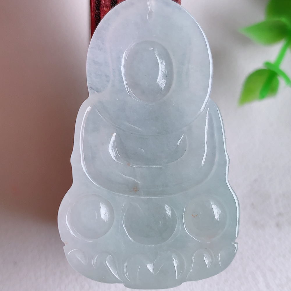 冰润精雕观音吊坠，法相端庄大气，工艺精湛，种色浓郁，细腻饱满冰润，种老水足，收藏佳品，佩戴大气  W49.13   尺寸：42.5-26.5-5.5mm