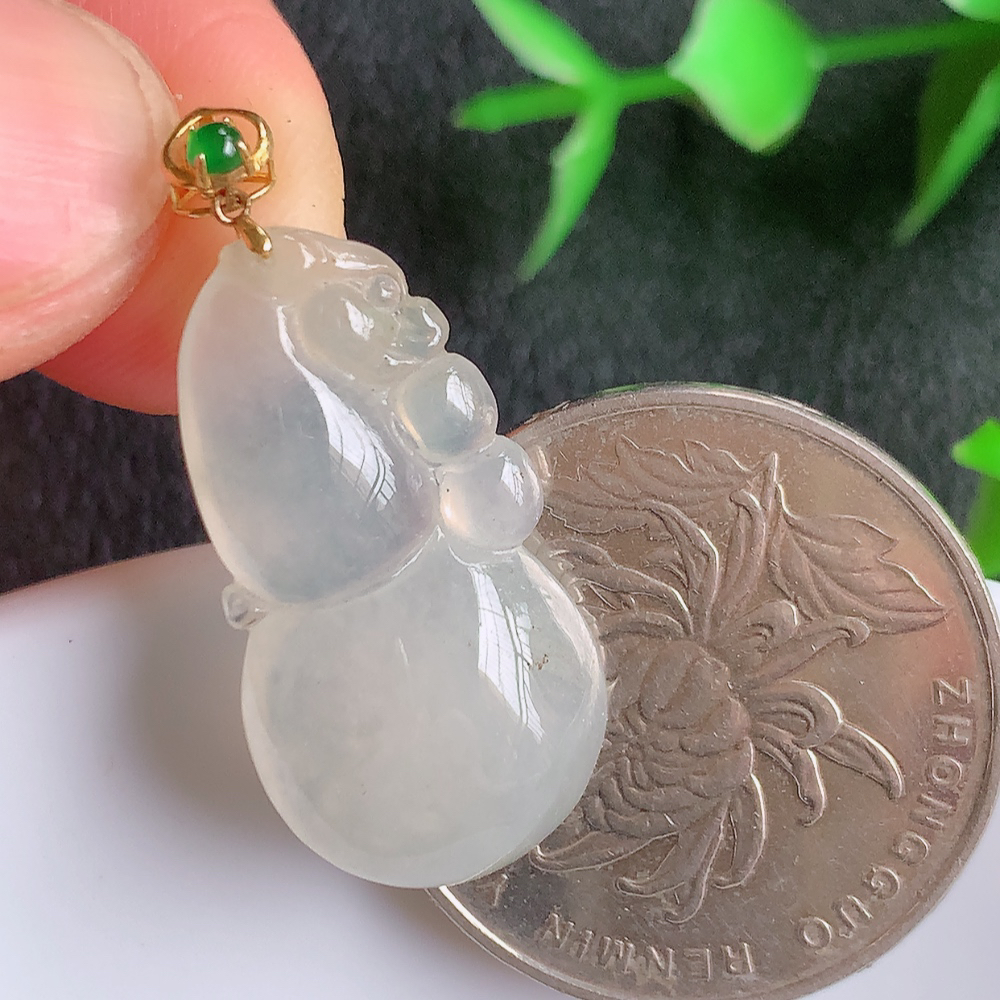 18k金扣冰润葫芦翡翠吊坠  寓意“福禄双全，加官进爵，财源滚滚” 莹润通透，抱满大气  清新脱俗    W001.13  尺寸：26-13.3-4.8mm