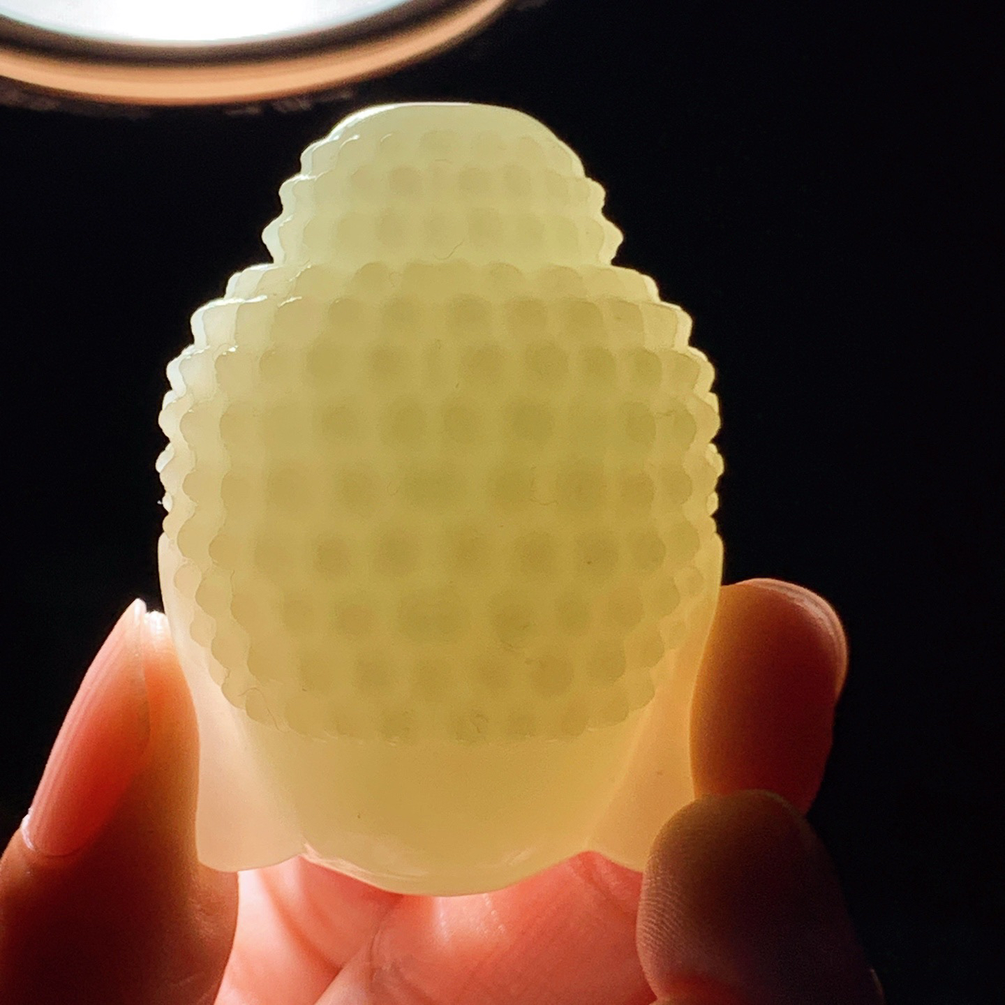 新疆和田玉观音头挂件。尺寸45/32/28重59克。玉质细腻油润。手推出油。佩戴高端典雅。lt260413