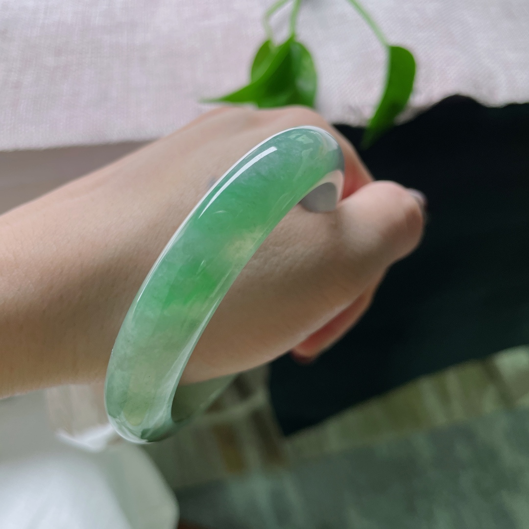 56.5/12/8.4绿底正圈，一念起，万水千山；一念灭，沧海桑田。无裂，ss50725a