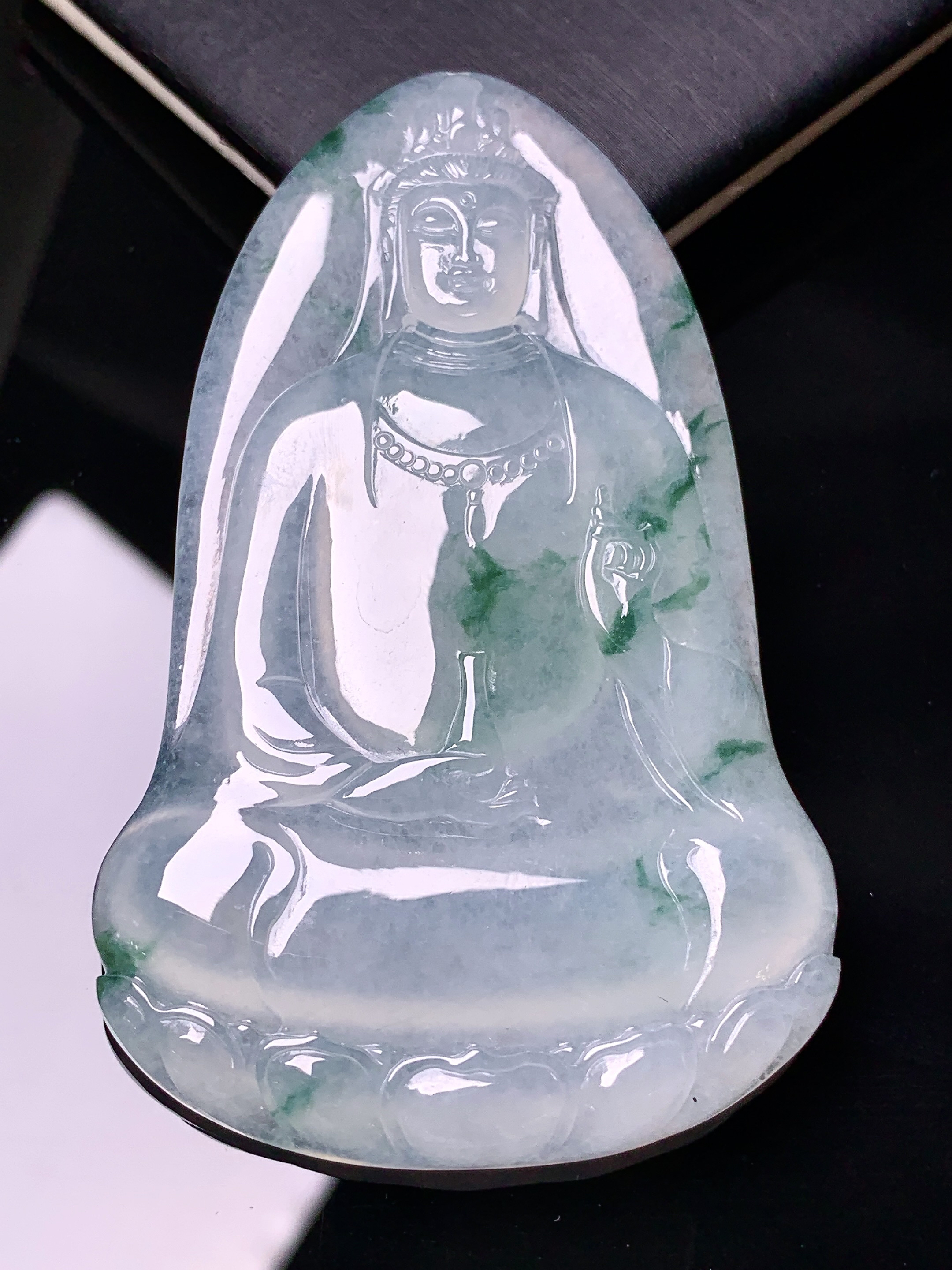 冰种飘花观音菩萨吊坠 玉质细腻 水润亮眼 色泽艳丽 整体尺寸66.5*41.6*5.5a2