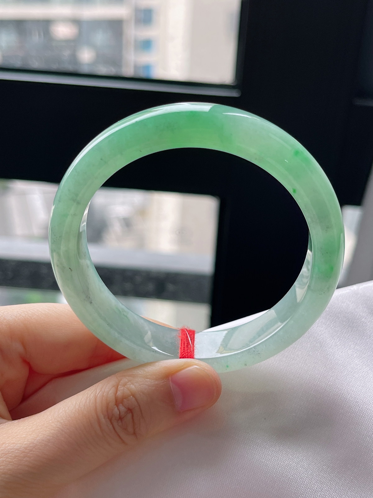 正圈55.3圈口，翡翠冰糯种飘绿手镯