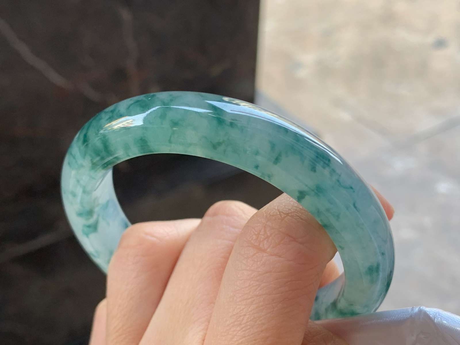 56-12.5-9.3

冰蓝花手镯^_^飘花浓郁