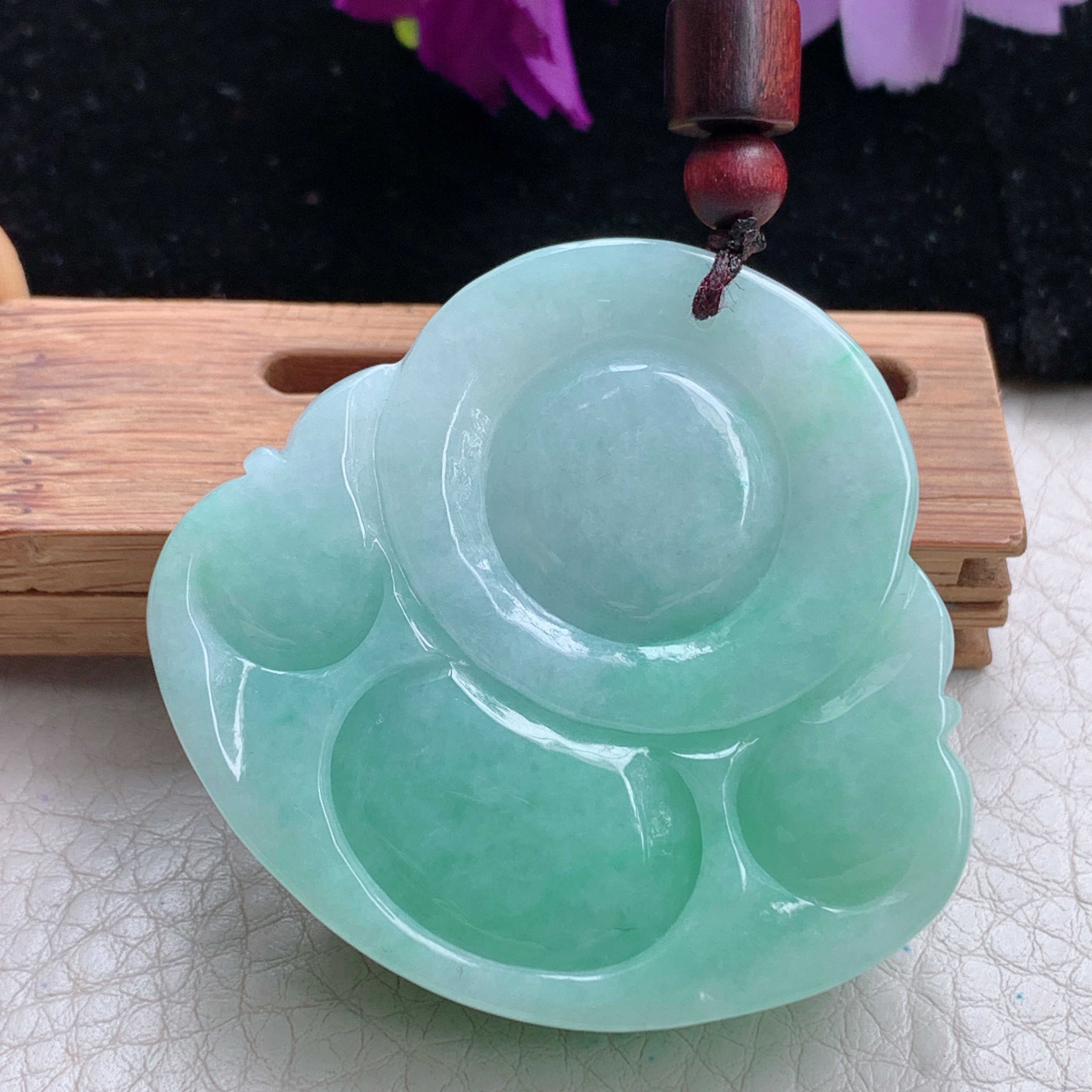 zen实拍47.5*50.5*15缅甸翡翠浅绿饱满大佛公吊坠大肚弥勒佛像项坠毛衣坠