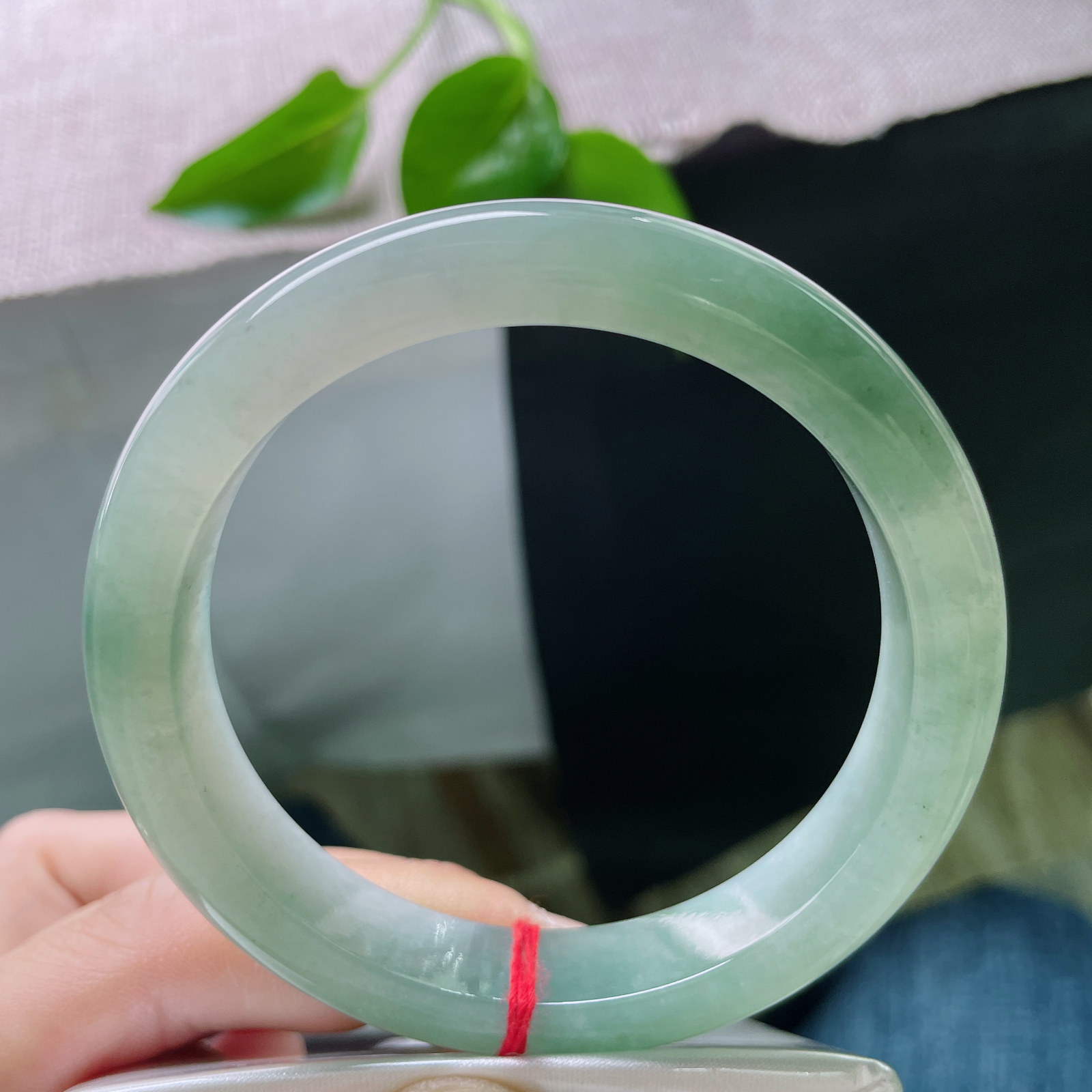 60/12.1/8.6，湖水蓝正圈，油润有光泽，大圈口，种老，沉鱼落雁，棉线..