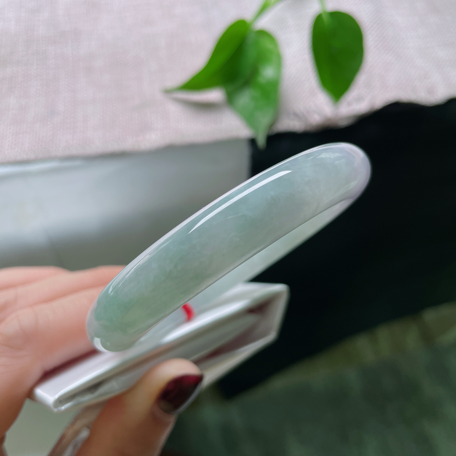 56.2/11.5/8.4，淡紫淡绿正圈，青烟紫雾，绕腕成诗，水润，细腻ss50493a