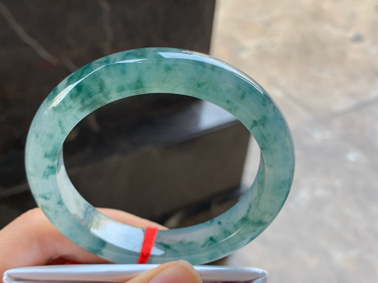 56-12.5-9.3

冰蓝花手镯^_^飘花浓郁