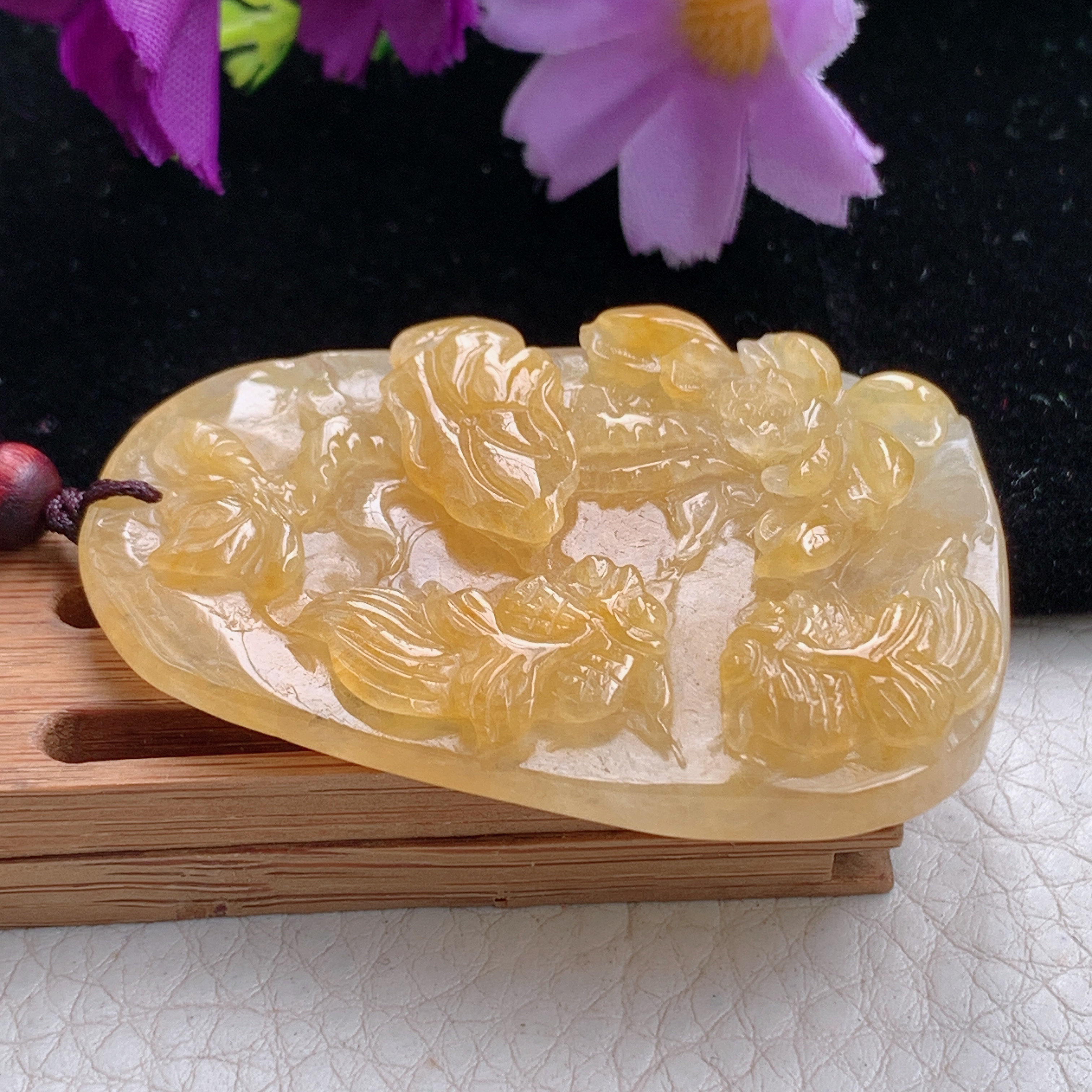 zen实拍55.2*35.8*10.3缅甸翡翠黄翡年年有鱼吊坠 荷叶鱼项坠