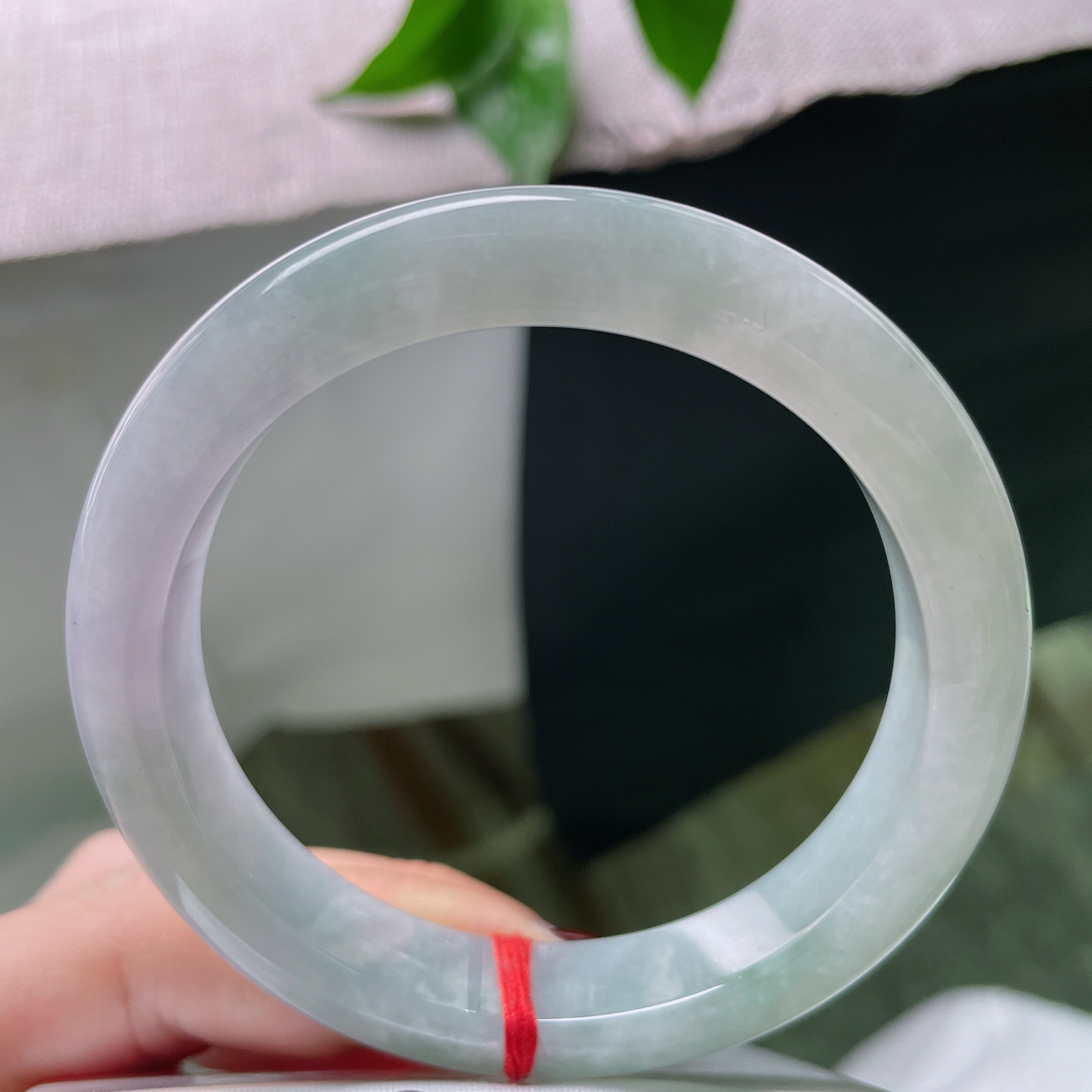 56.2/11.5/8.4，淡紫淡绿正圈，青烟紫雾，绕腕成诗，水润，细腻ss50493a