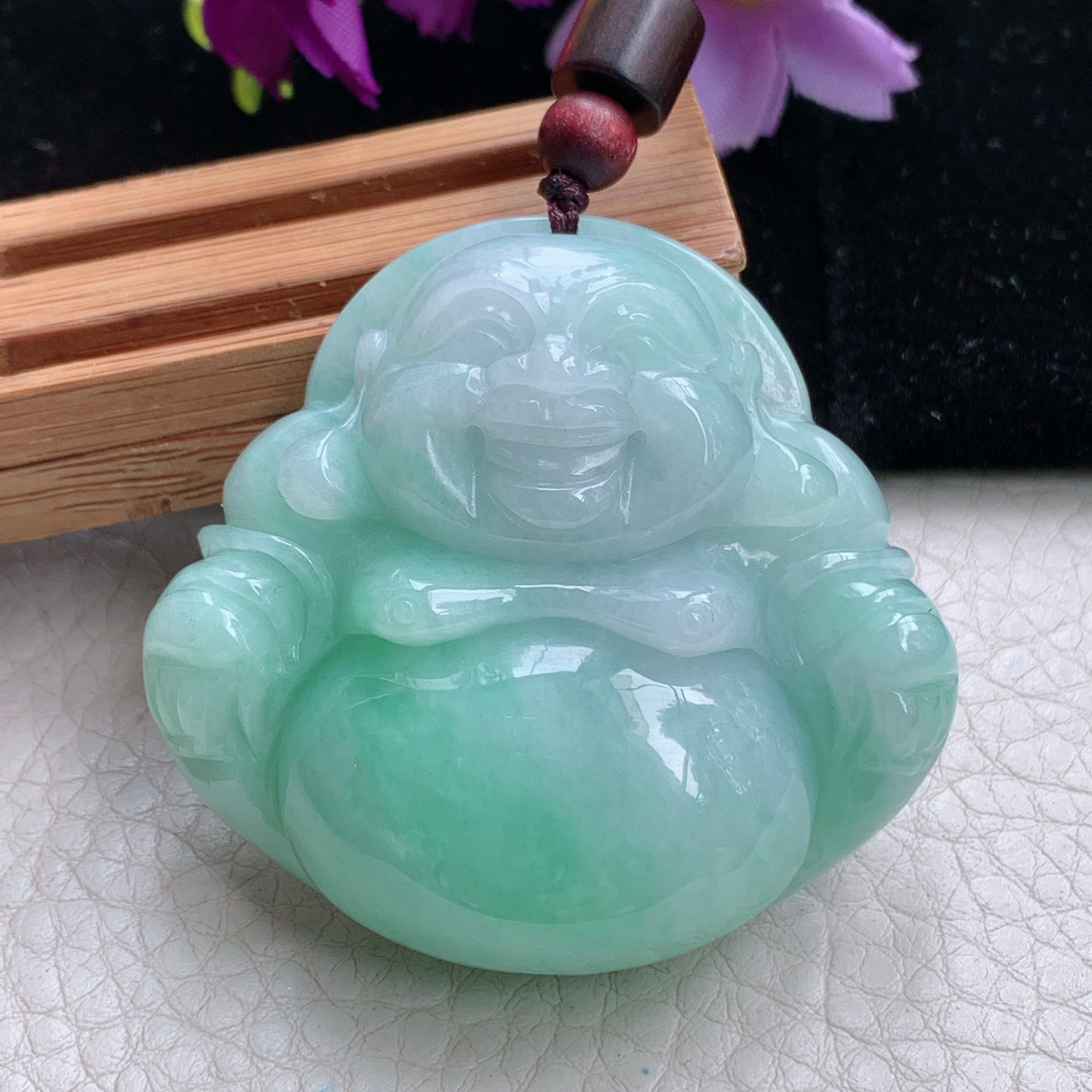 zen实拍47.5*50.5*15缅甸翡翠浅绿饱满大佛公吊坠大肚弥勒佛像项坠毛衣坠