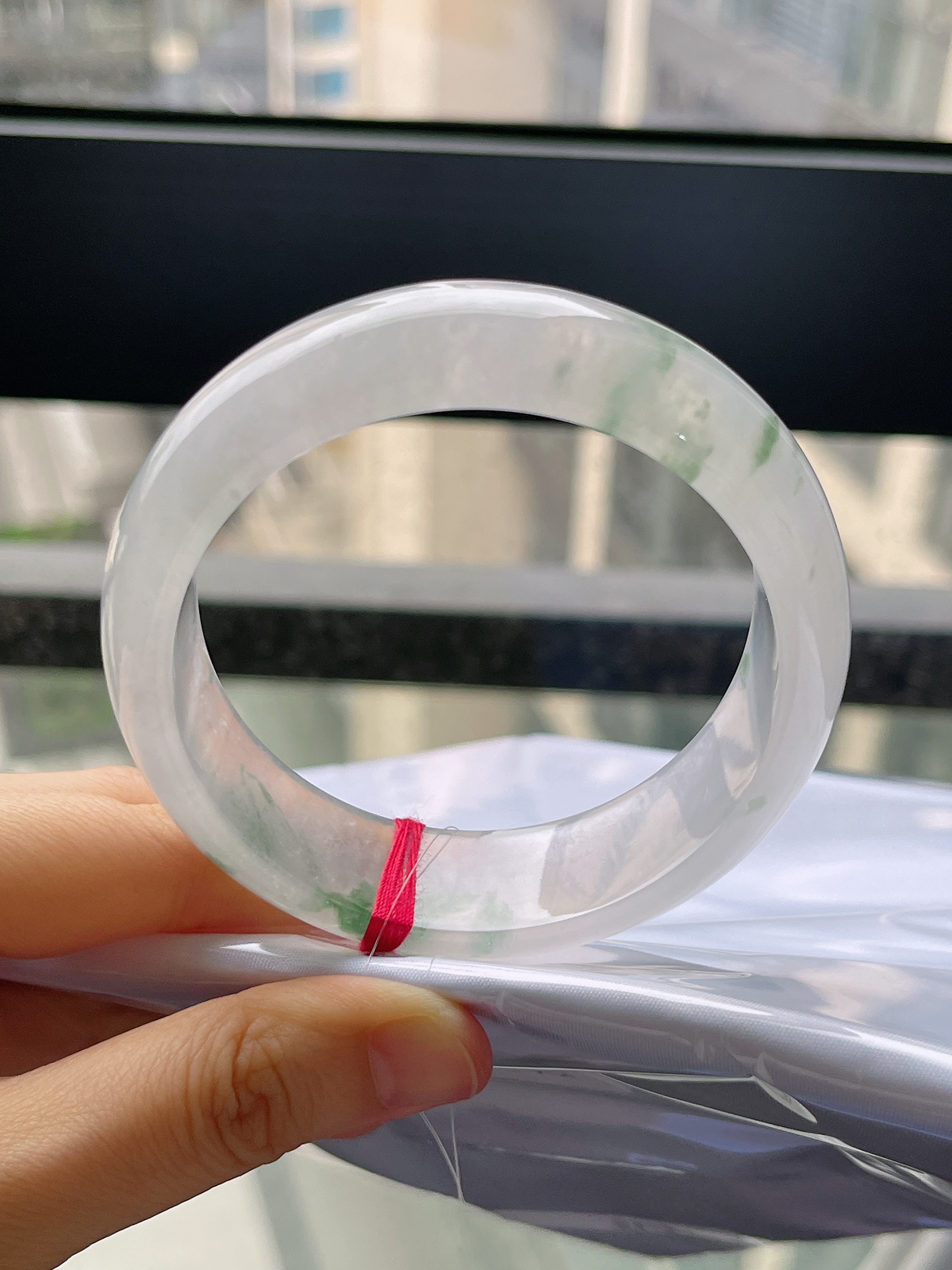 正圈58.7圈口，翡翠冰种飘花手镯