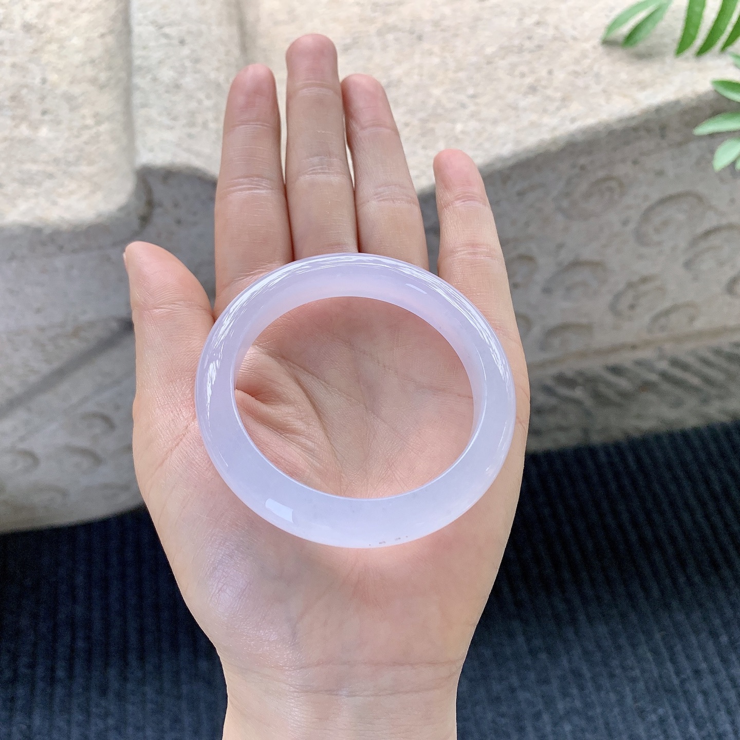 正圈49 50【圈口】50.6/9.7/7.7【编码】B2040372【描述】冰糯粉紫，水润，种老，