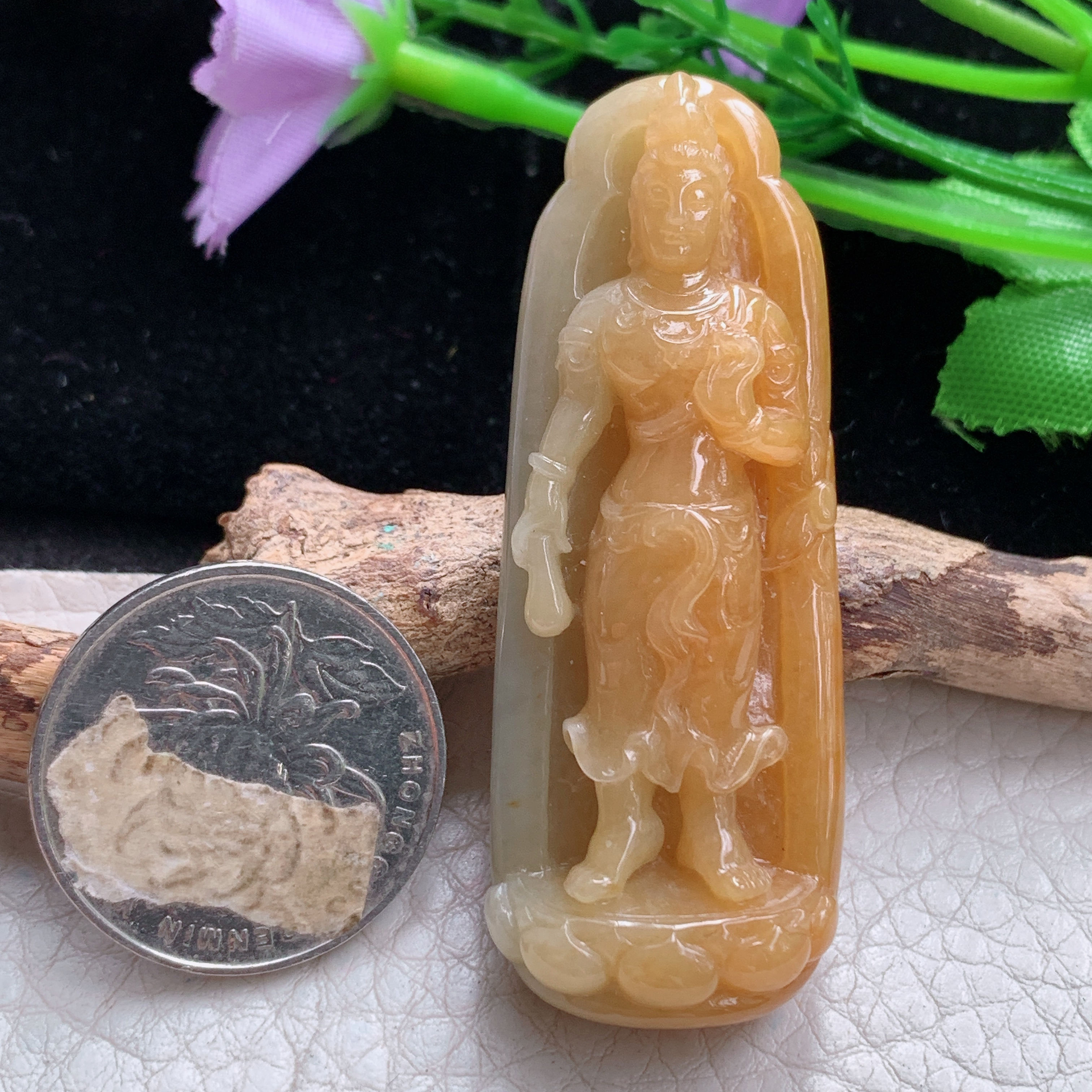 lz实拍57.2*21.3*11.6天然缅甸翡翠黄翡站观音吊坠