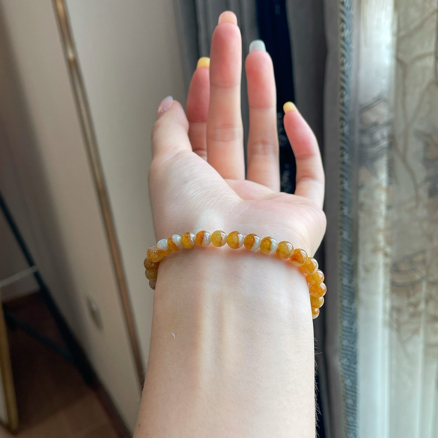 冰黄手串  18K  
尺寸：6/29颗