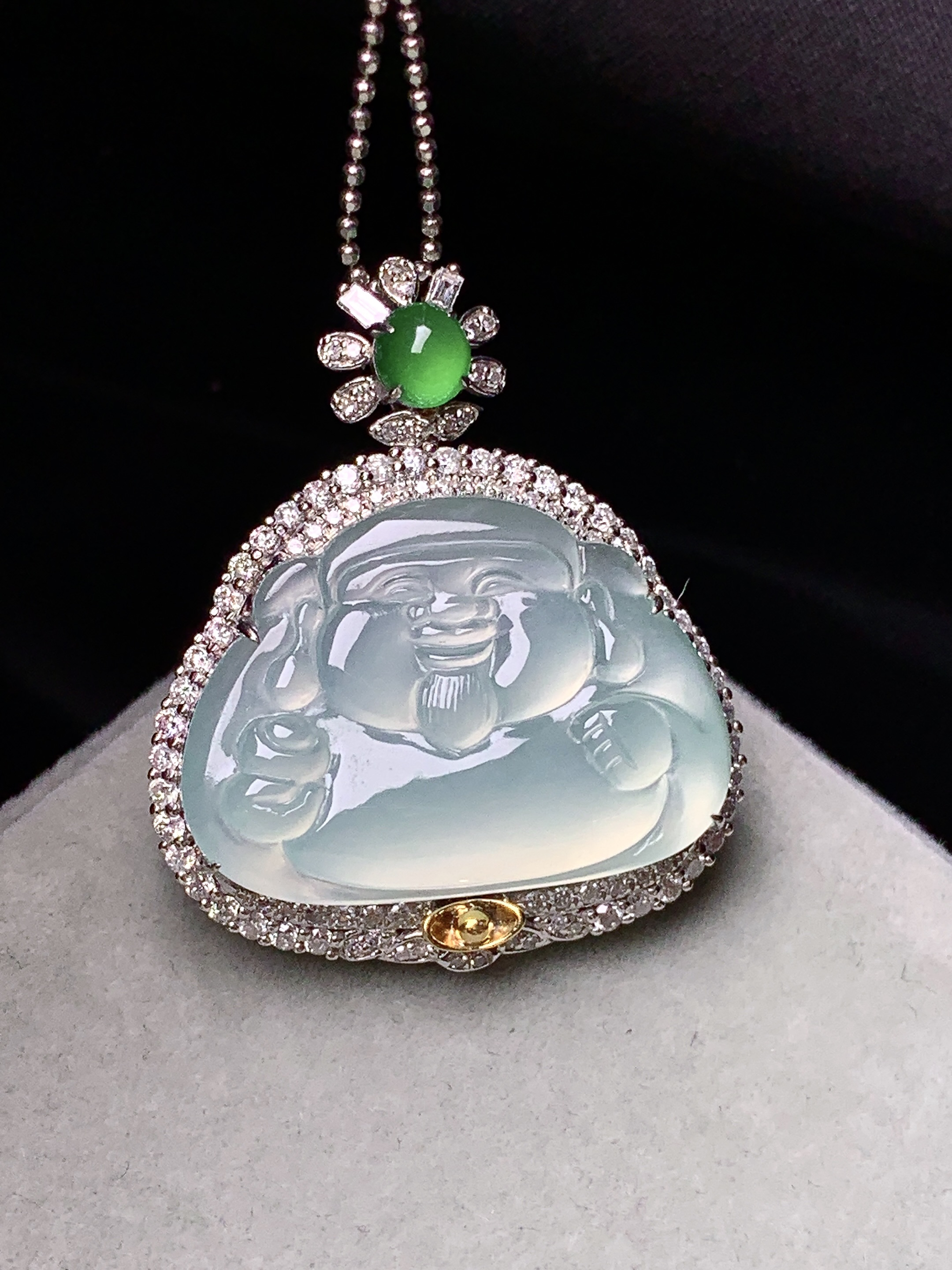 18k金钻镶嵌冰种财神爷吊坠 玉质细腻 水润亮眼 色泽艳丽 整体尺寸30.3*25.6*9.5k1