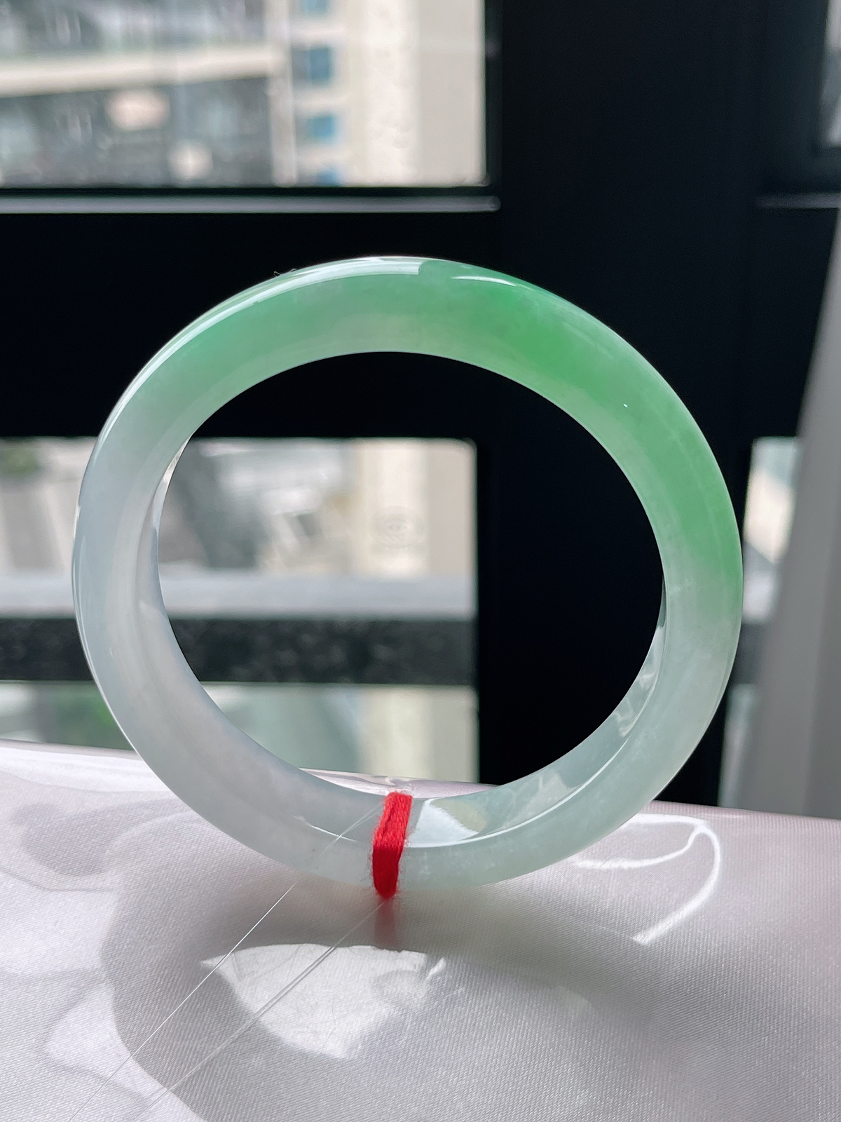 正圈59.3圈口，翡翠冰糯种飘绿手镯