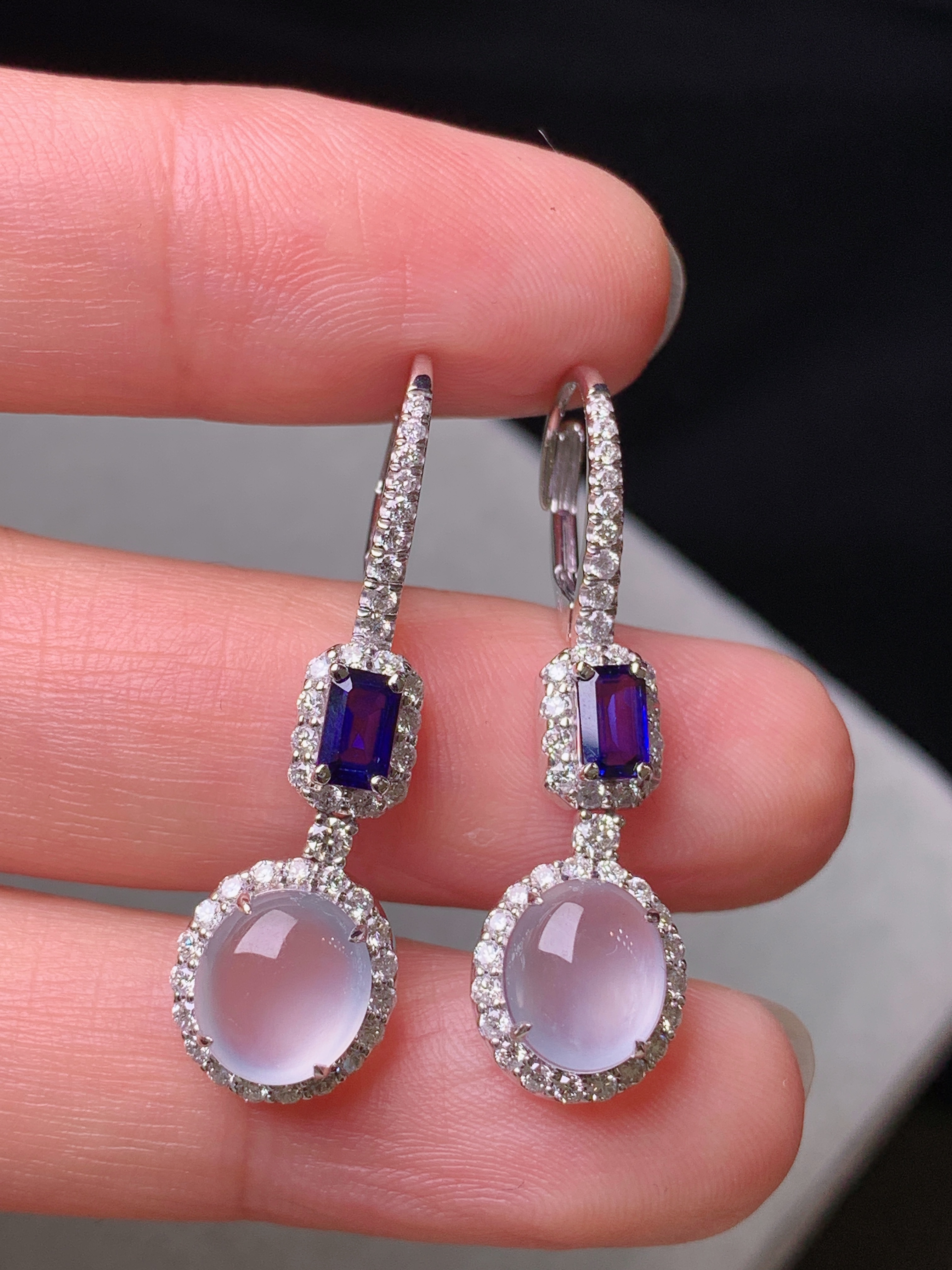 18k金钻镶嵌冰种蛋面耳坠 玉质细腻 水润亮眼 色泽艳丽 整体尺寸33*9.6*6.3m5