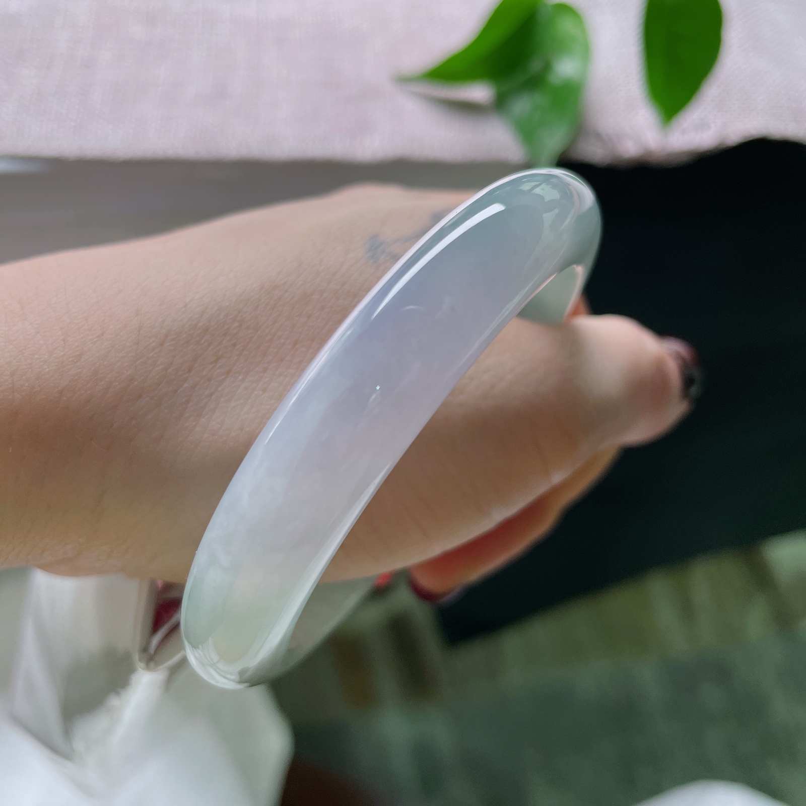 56.2/11.5/8.4，淡紫淡绿正圈，青烟紫雾，绕腕成诗，水润，细腻ss50493a