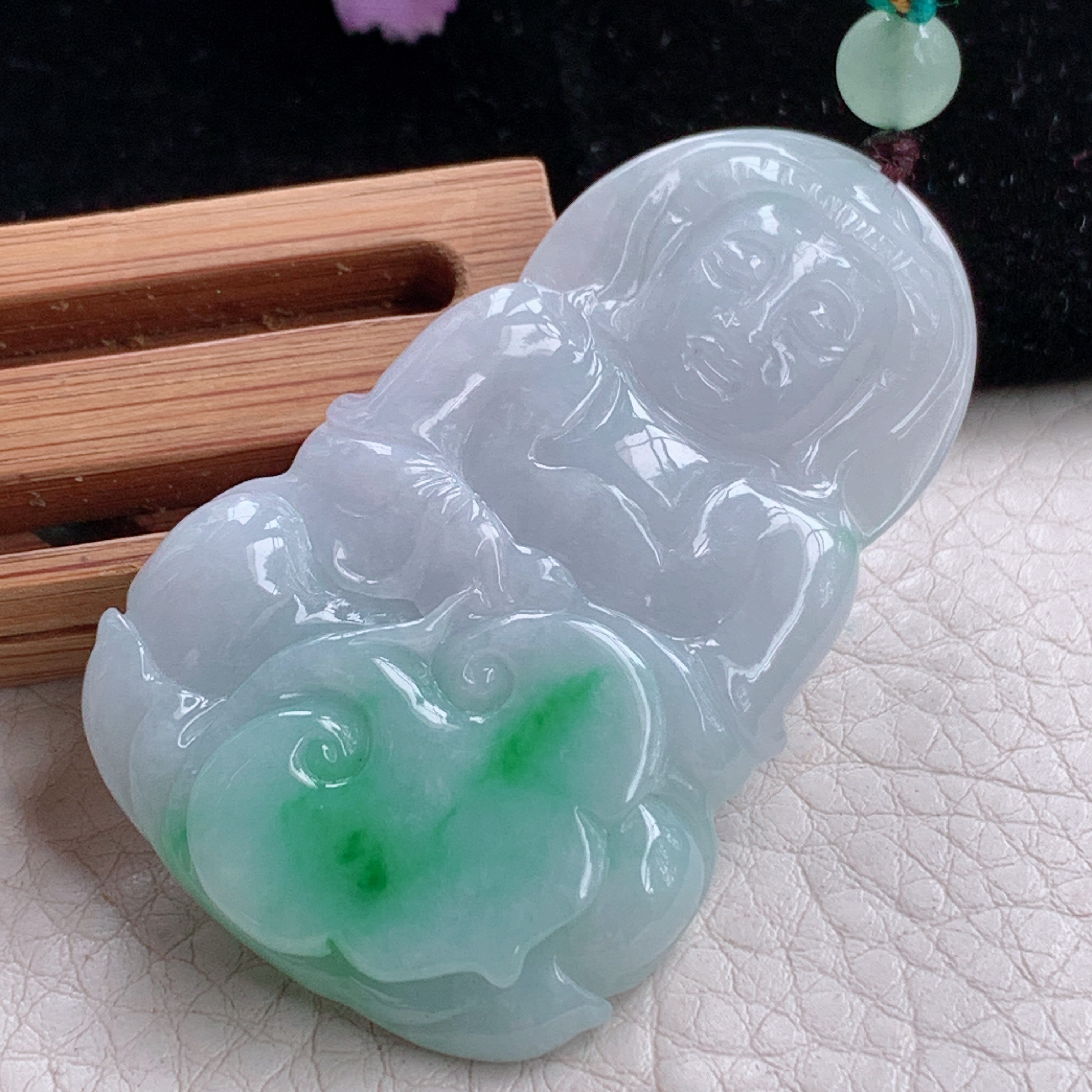zen实拍53.5*32.6*6.3缅甸翡翠飘绿观音菩萨吊坠