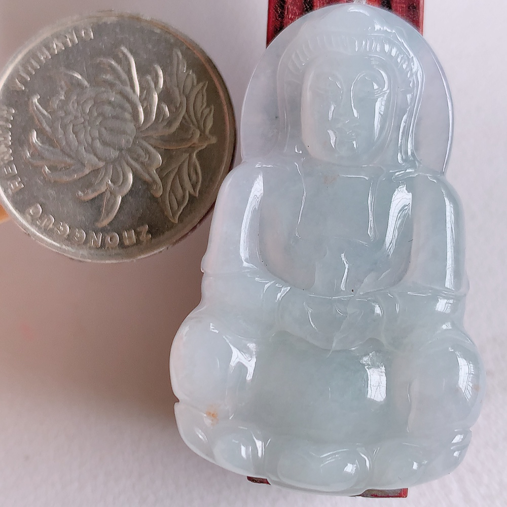冰润精雕观音吊坠，法相端庄大气，工艺精湛，种色浓郁，细腻饱满冰润，种老水足，收藏佳品，佩戴大气  W49.13   尺寸：42.5-26.5-5.5mm