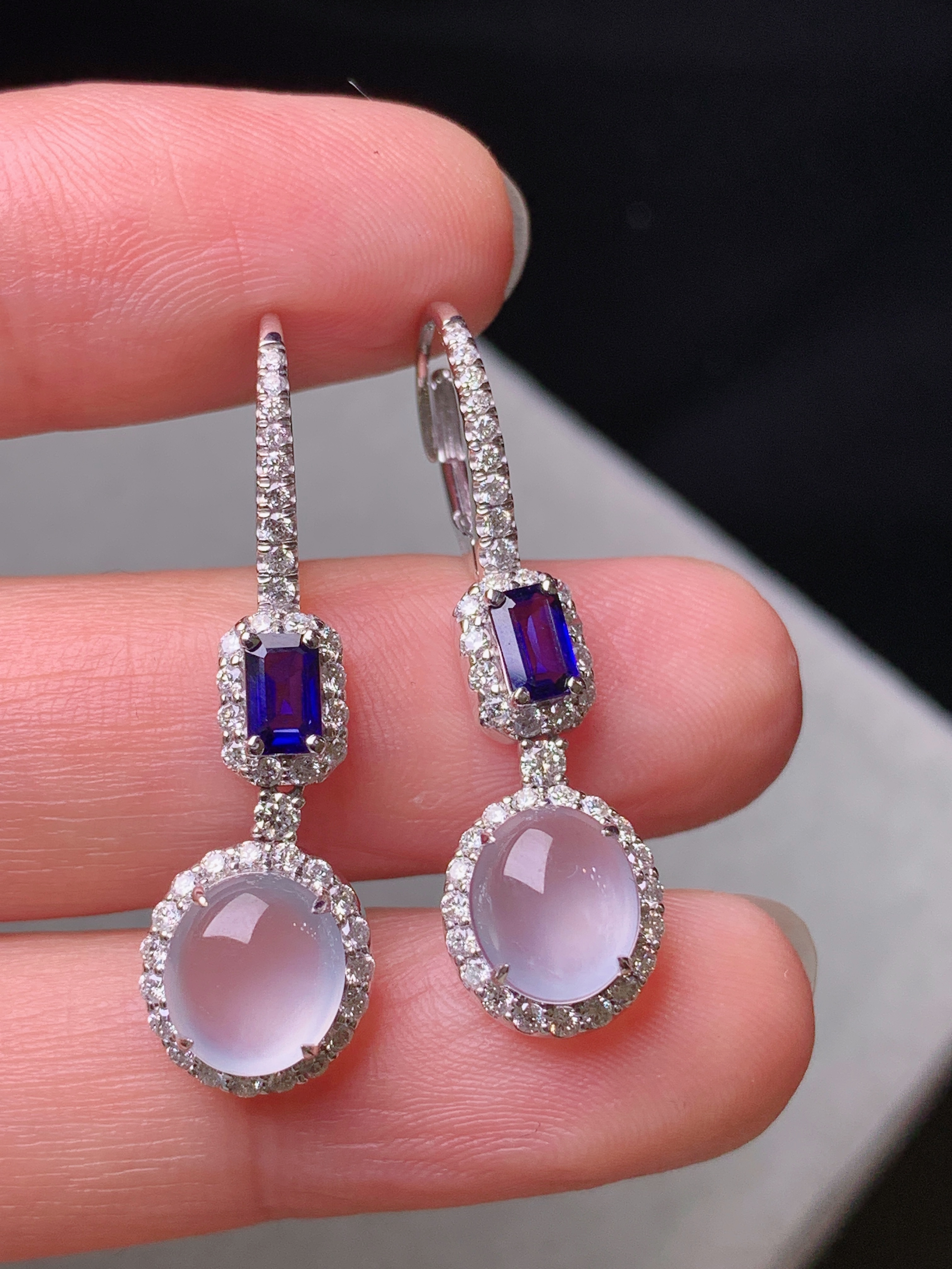 18k金钻镶嵌冰种蛋面耳坠 玉质细腻 水润亮眼 色泽艳丽 整体尺寸33*9.6*6.3m5