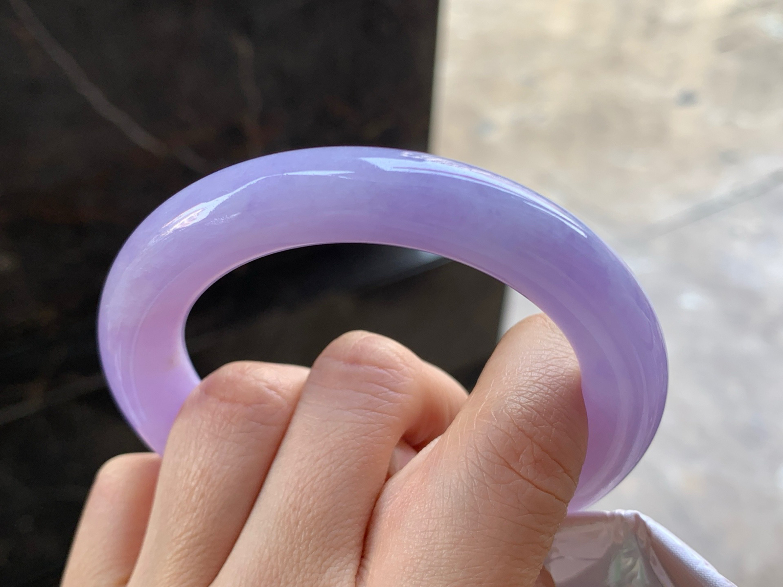 54.5-10

紫罗兰圆条手镯^_^颜色鲜艳 玉质温润