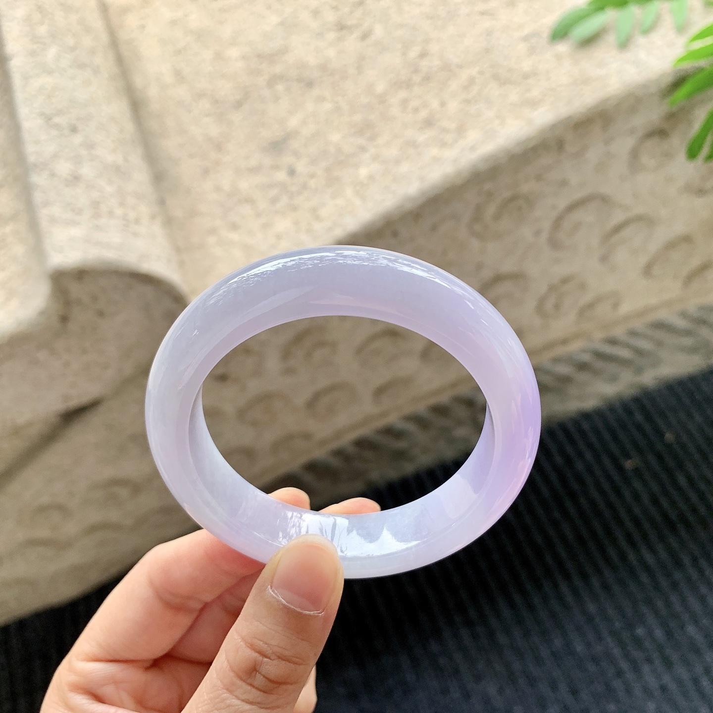 正圈52 53【圈口】53.6/13/9【编码】A1041523【描述】细糯紫罗兰，水润，种老，细腻，无裂