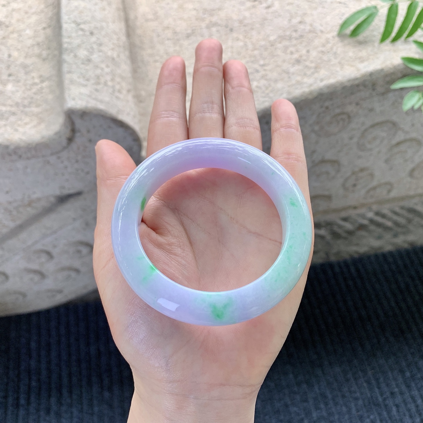 正圈53 54【圈口】54.8/12/10【编码】T3121438【描述】春彩，水润，种老，细腻，无