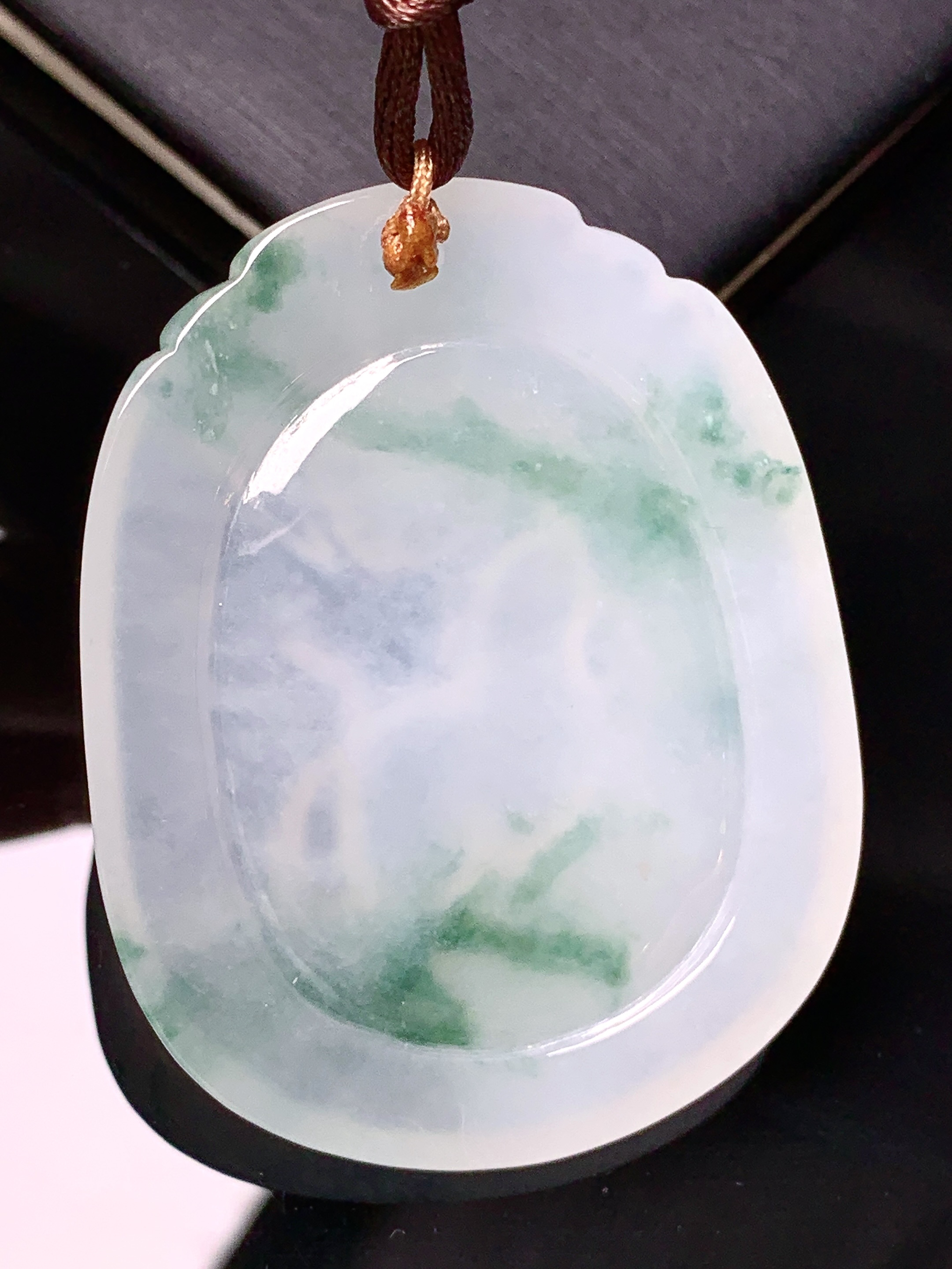 飘绿生肖鼠吊坠 玉质细腻 水润亮眼 色泽艳丽 整体尺寸51.3*40.8*6.2b2