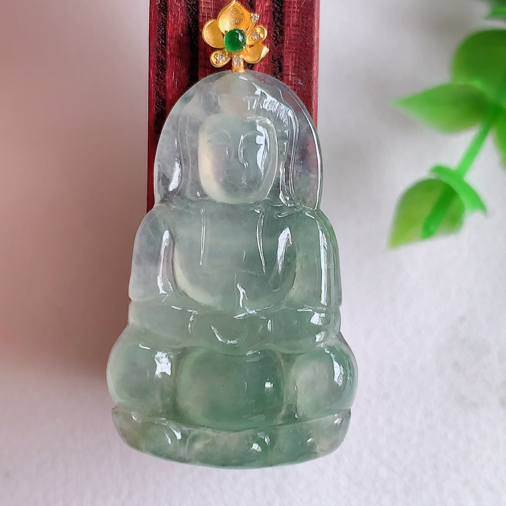 18k金扣冰润精雕观音吊坠，法相端庄大气，工艺精湛，种色浓郁，细腻饱满冰润，种老水足，收藏佳品，佩戴大气  W01.13   尺寸：31.5-20-4mm