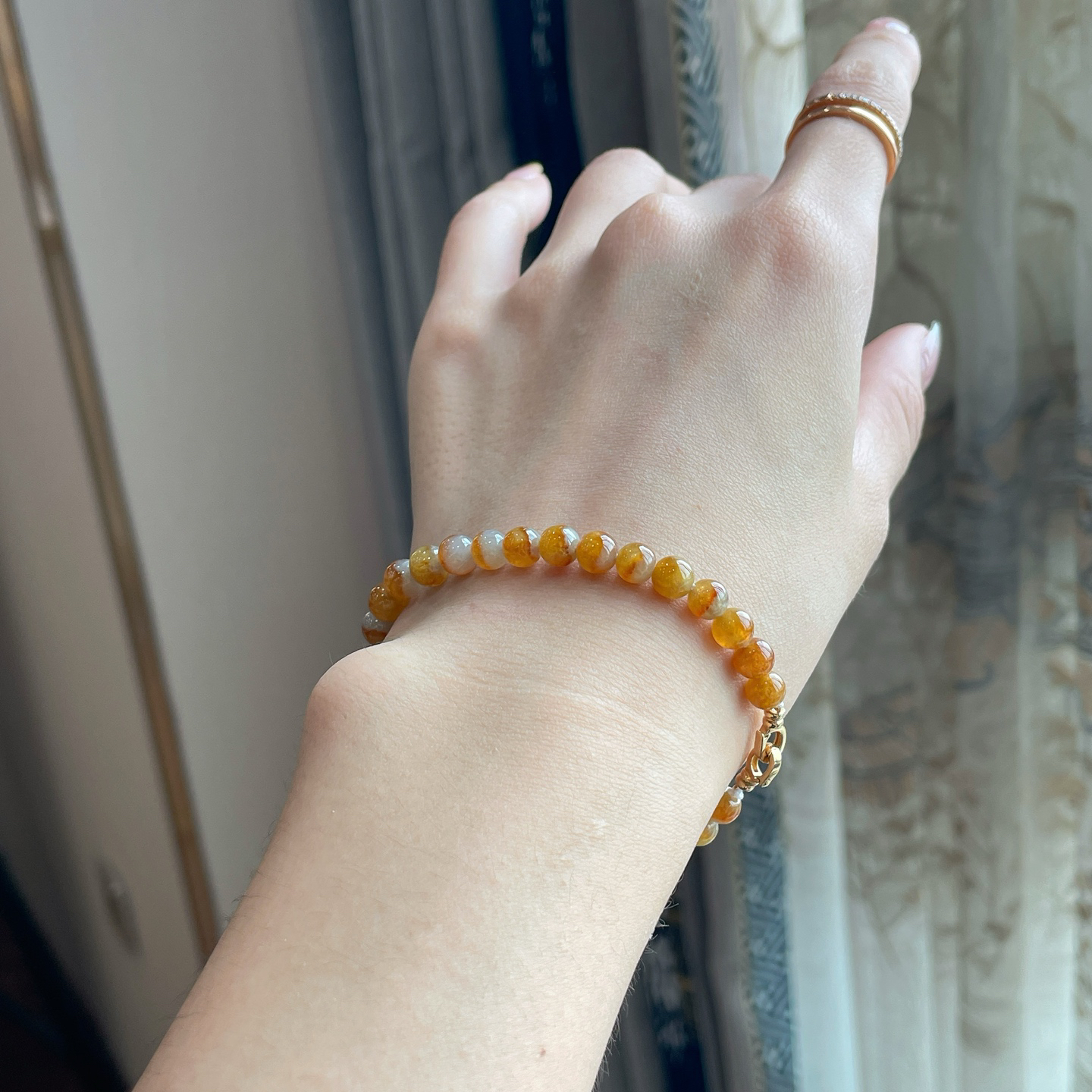 冰黄手串  18K  
尺寸：6/29颗